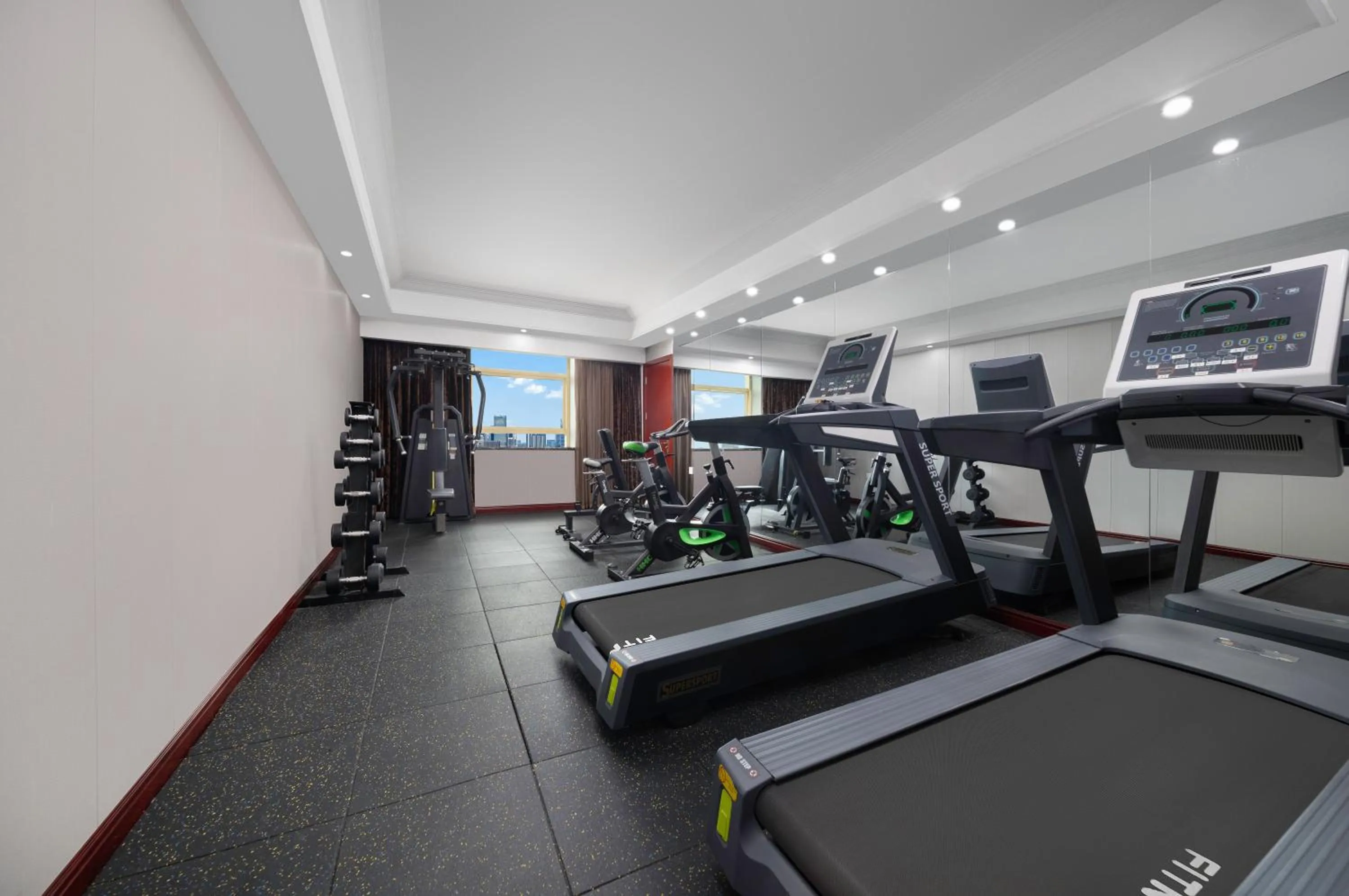 Fitness centre/facilities in Days Hotel & Suites China Town