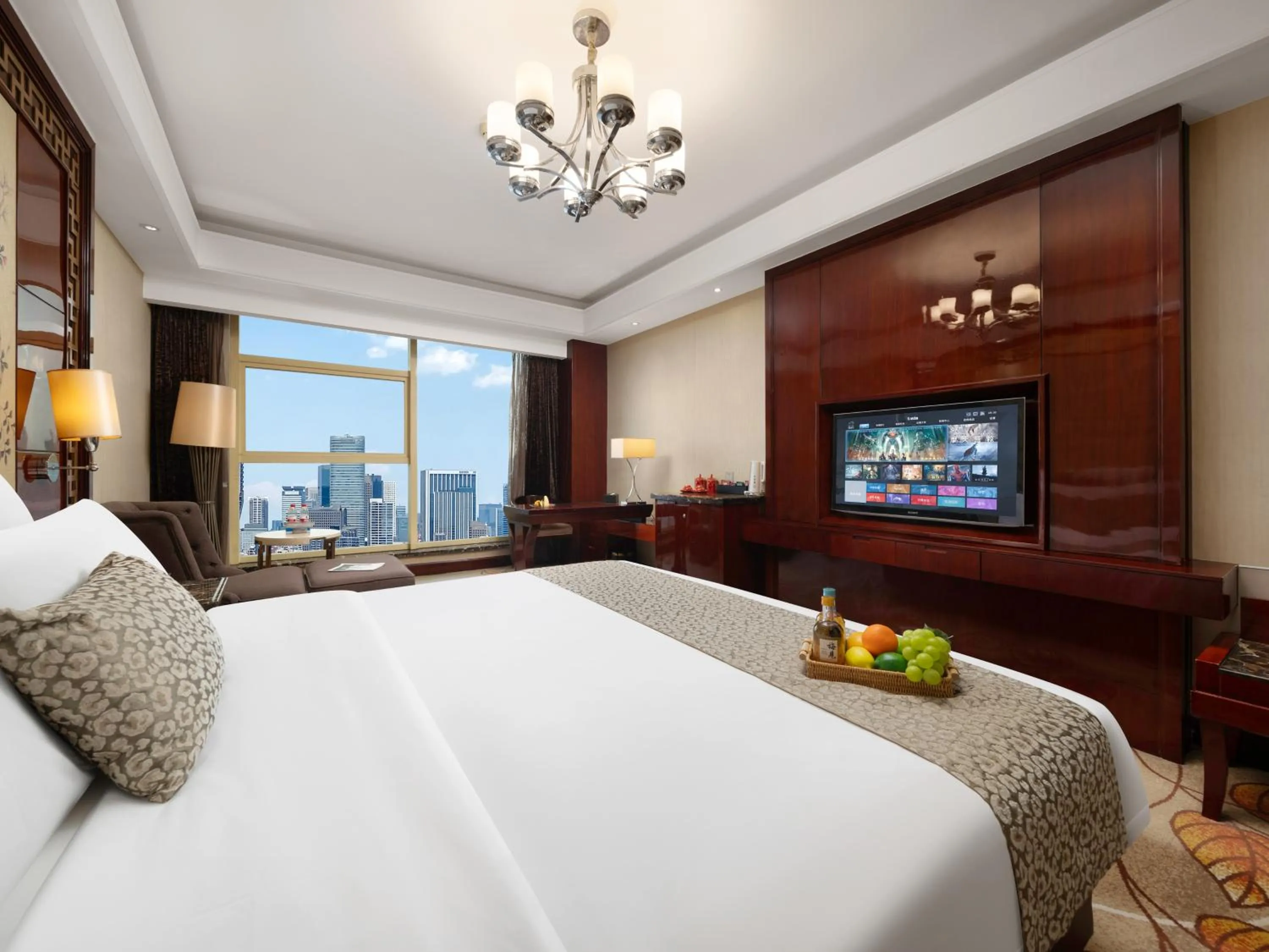 Bedroom, Bed in Days Hotel & Suites China Town