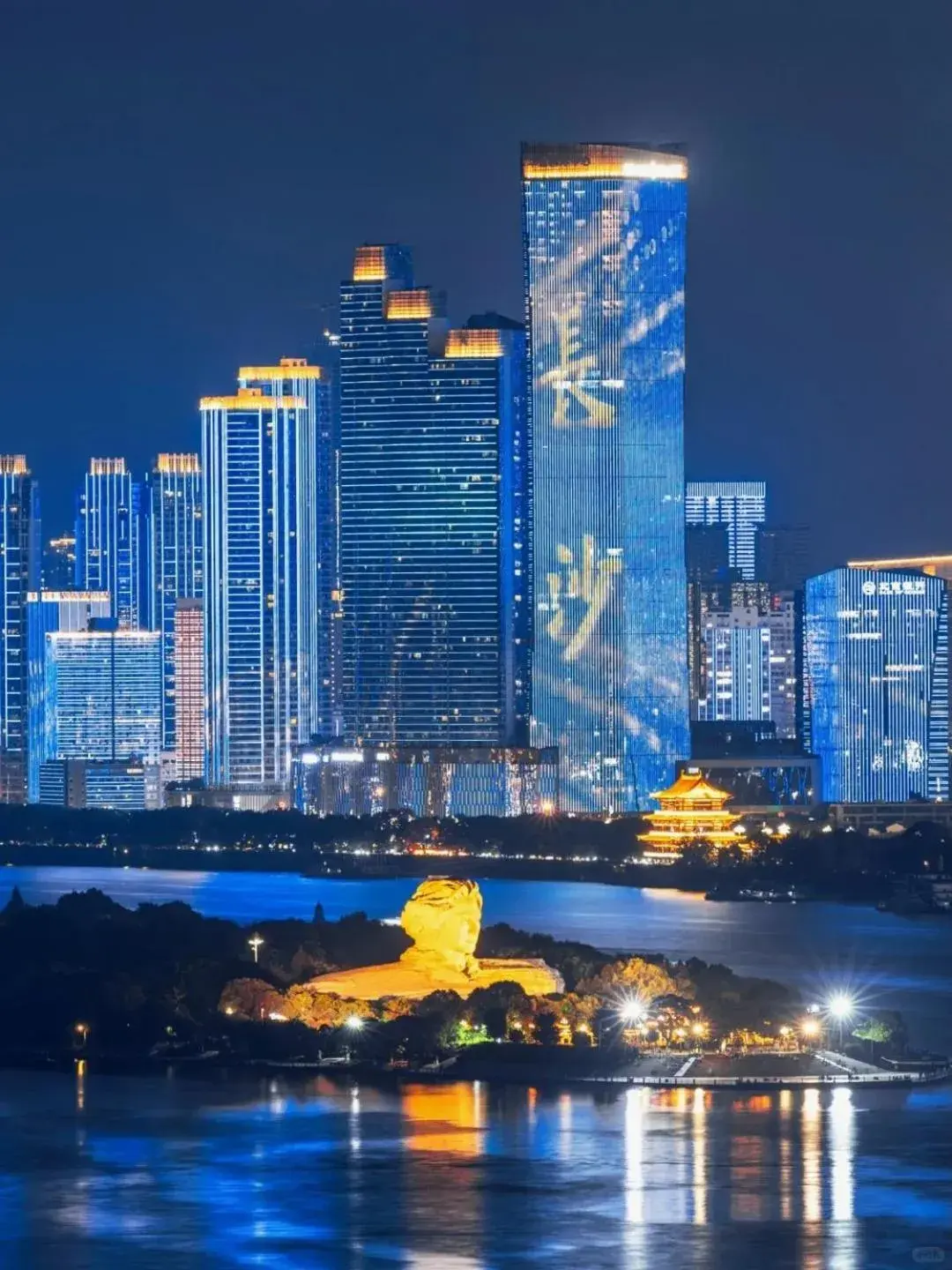 City view in Days Hotel & Suites China Town City view in Days Hotel & Suites China Town