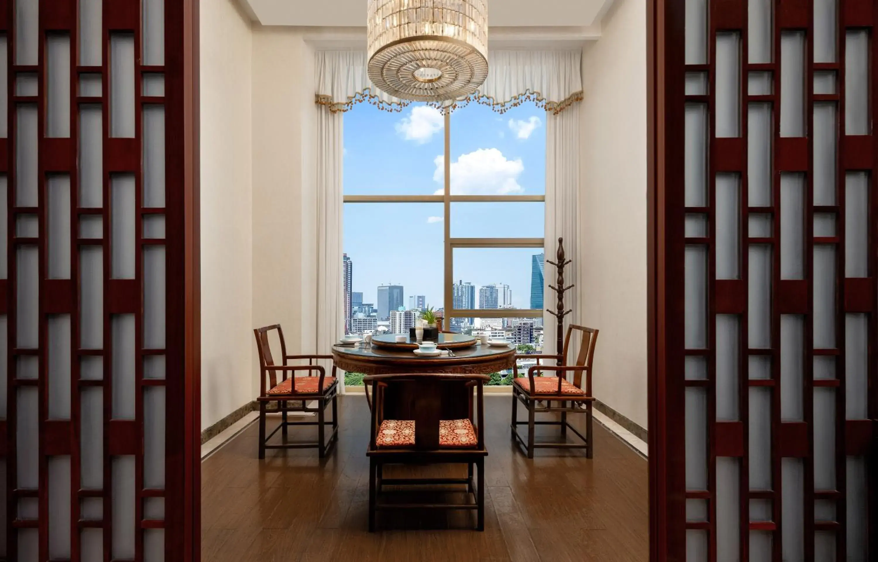 Restaurant/places to eat in Days Hotel & Suites China Town Restaurant/places to eat in Days Hotel & Suites China Town