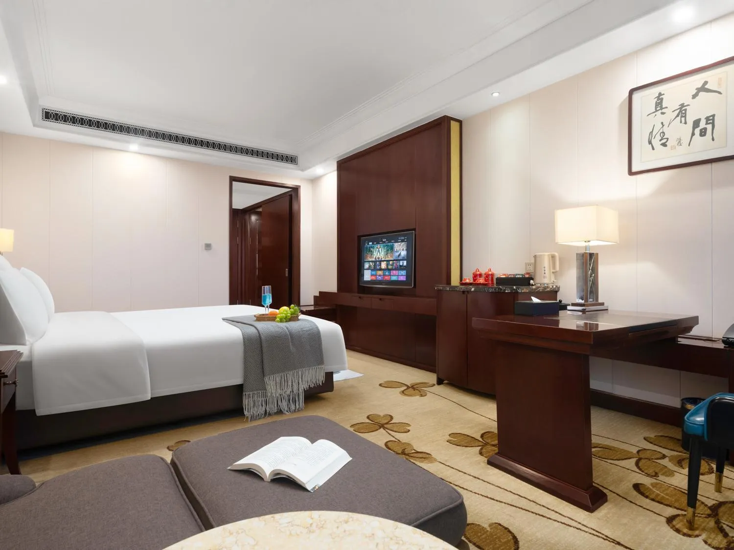 Photo of the whole room, Bed in Days Hotel & Suites China Town