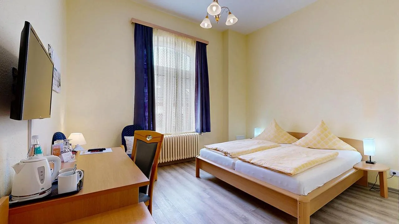 Bed in Hotel Graf Waldersee