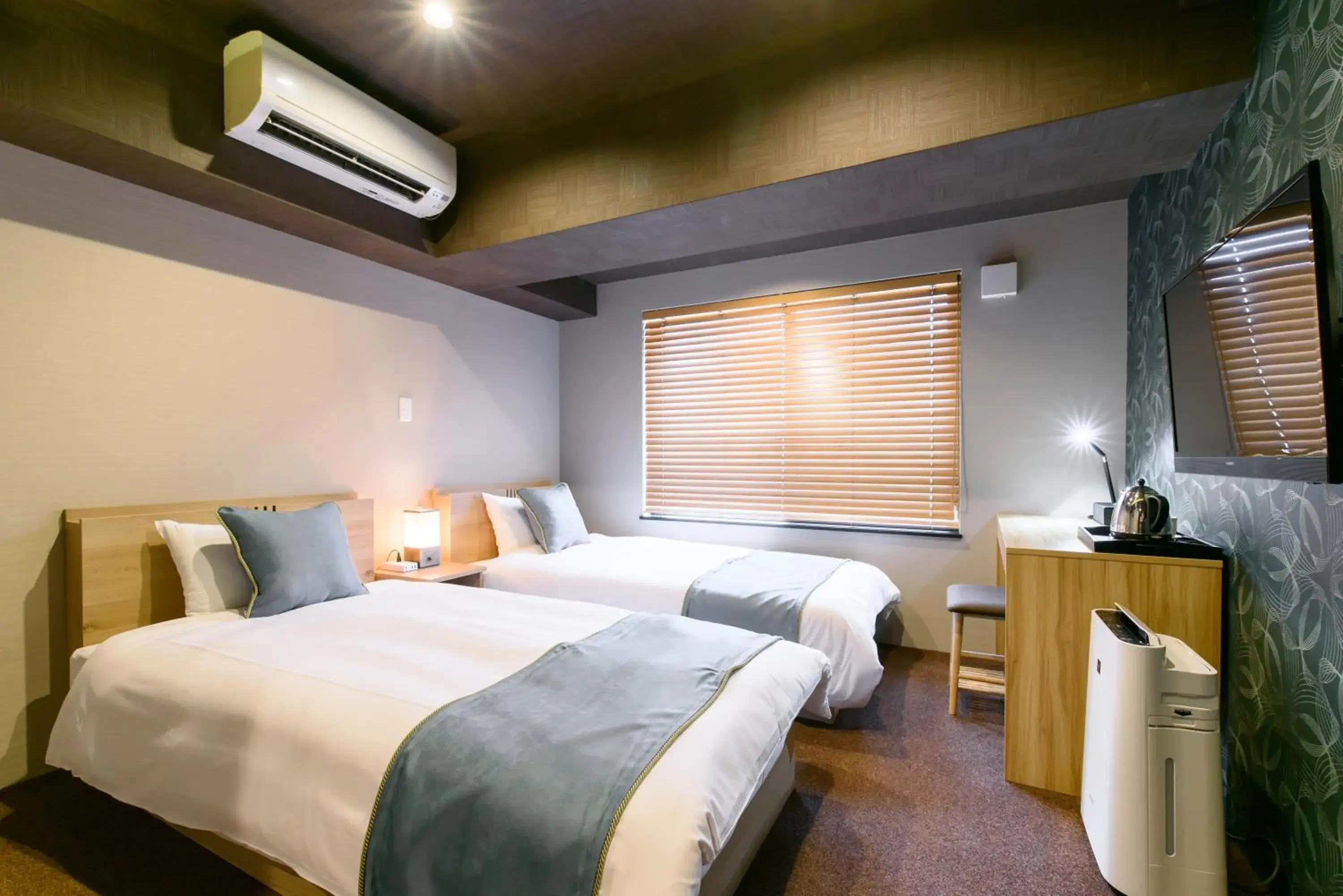 TV and multimedia, Bed in JP INN Kyoto Ekimae Mongakucho TV and multimedia, Bed in JP INN Kyoto Ekimae Mongakucho