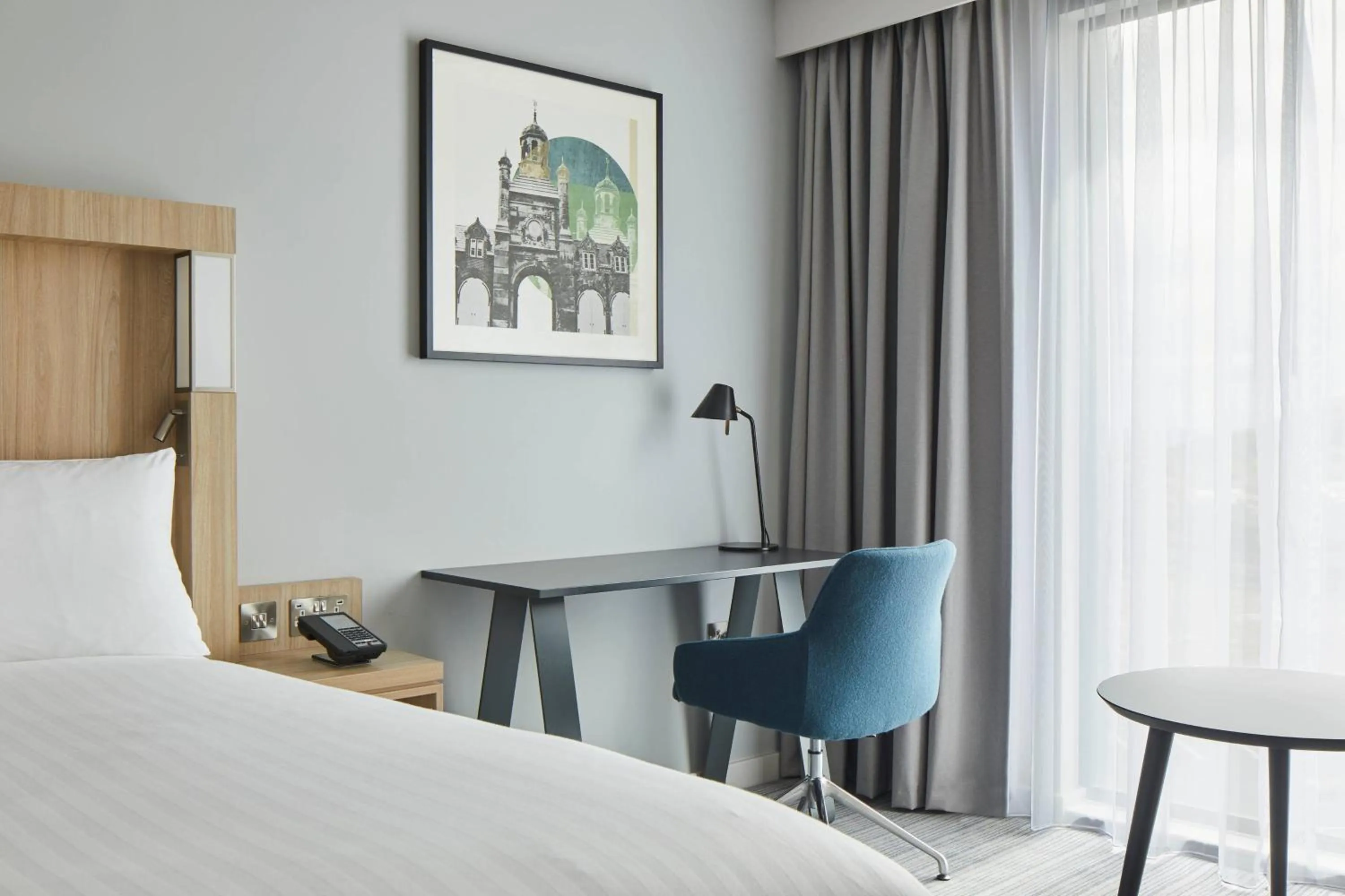 Photo of the whole room, Bed in Courtyard by Marriott Stoke on Trent Staffordshire