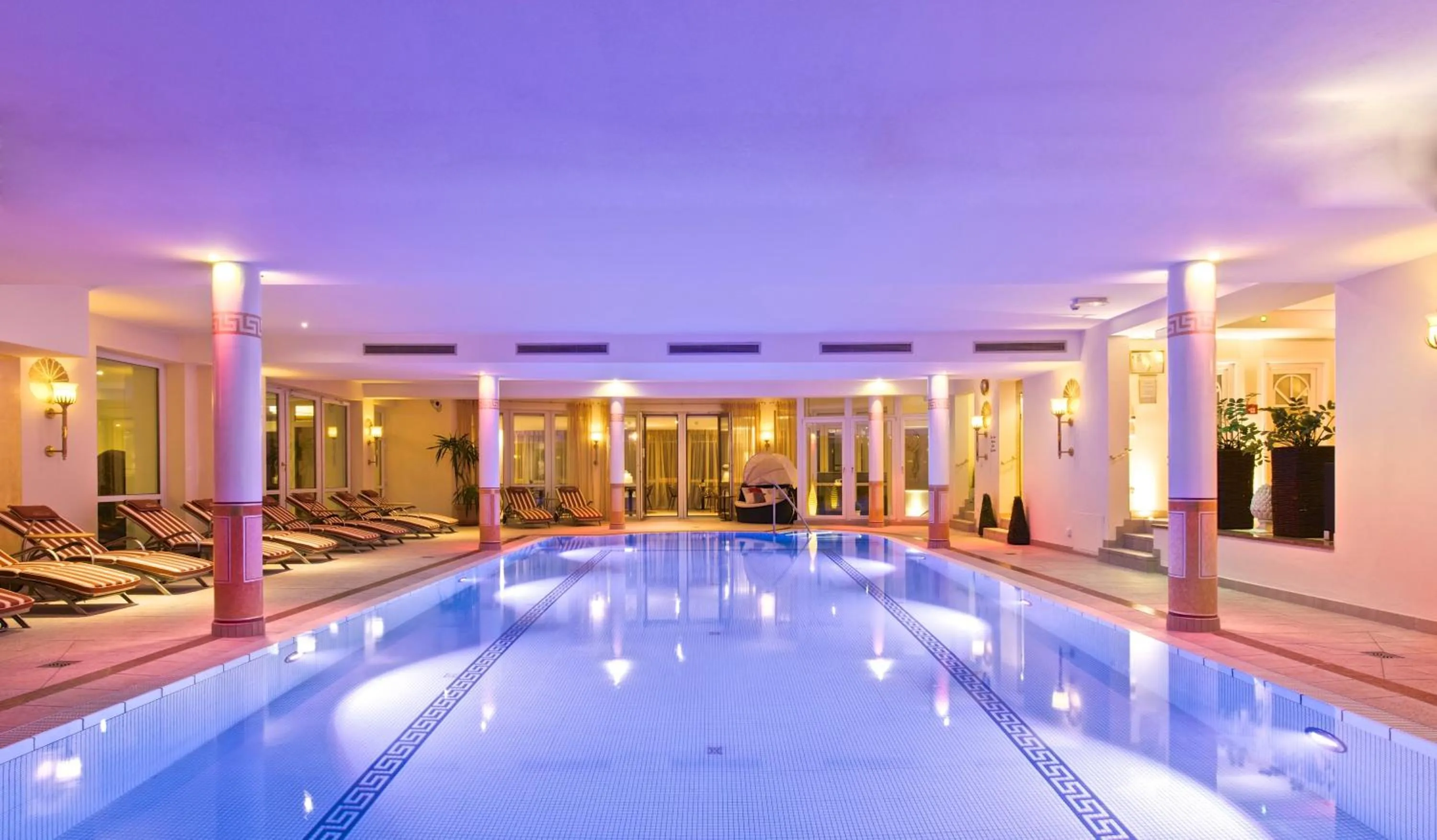 Swimming pool in Wellnesshotel Oswald