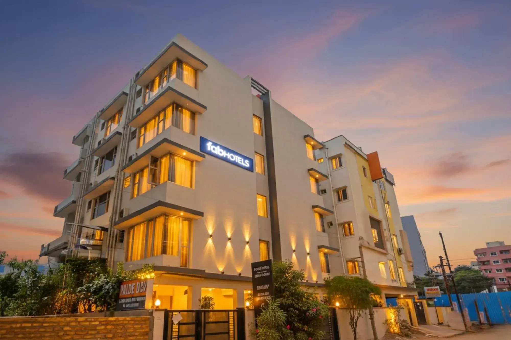 Facade/entrance in FabHotel Pride Inn - Nr TCS Deccan Park, Hitech City Facade/entrance in FabHotel Pride Inn - Nr TCS Deccan Park, Hitech City