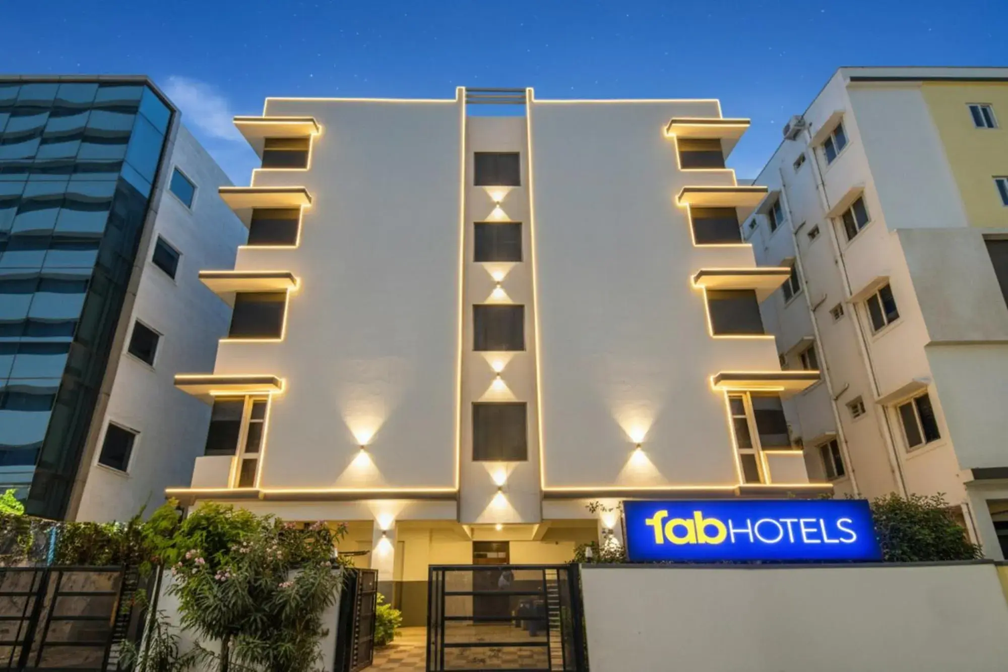 Facade/entrance in FabHotel Pride Inn - Nr TCS Deccan Park, Hitech City Facade/entrance in FabHotel Pride Inn - Nr TCS Deccan Park, Hitech City