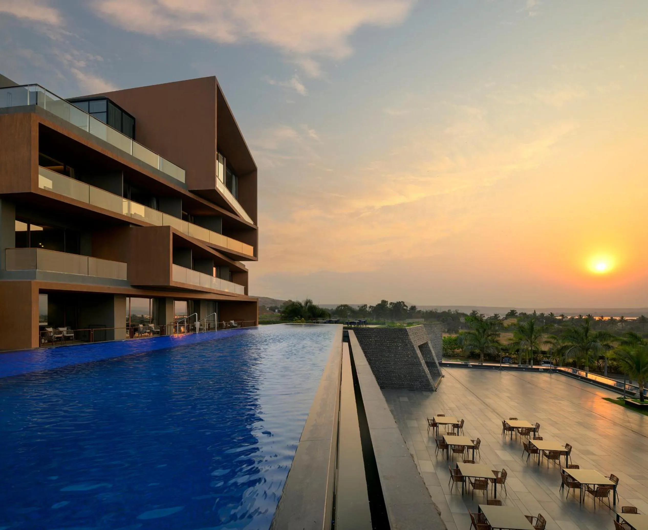 Swimming pool in Aria Resort & Spa