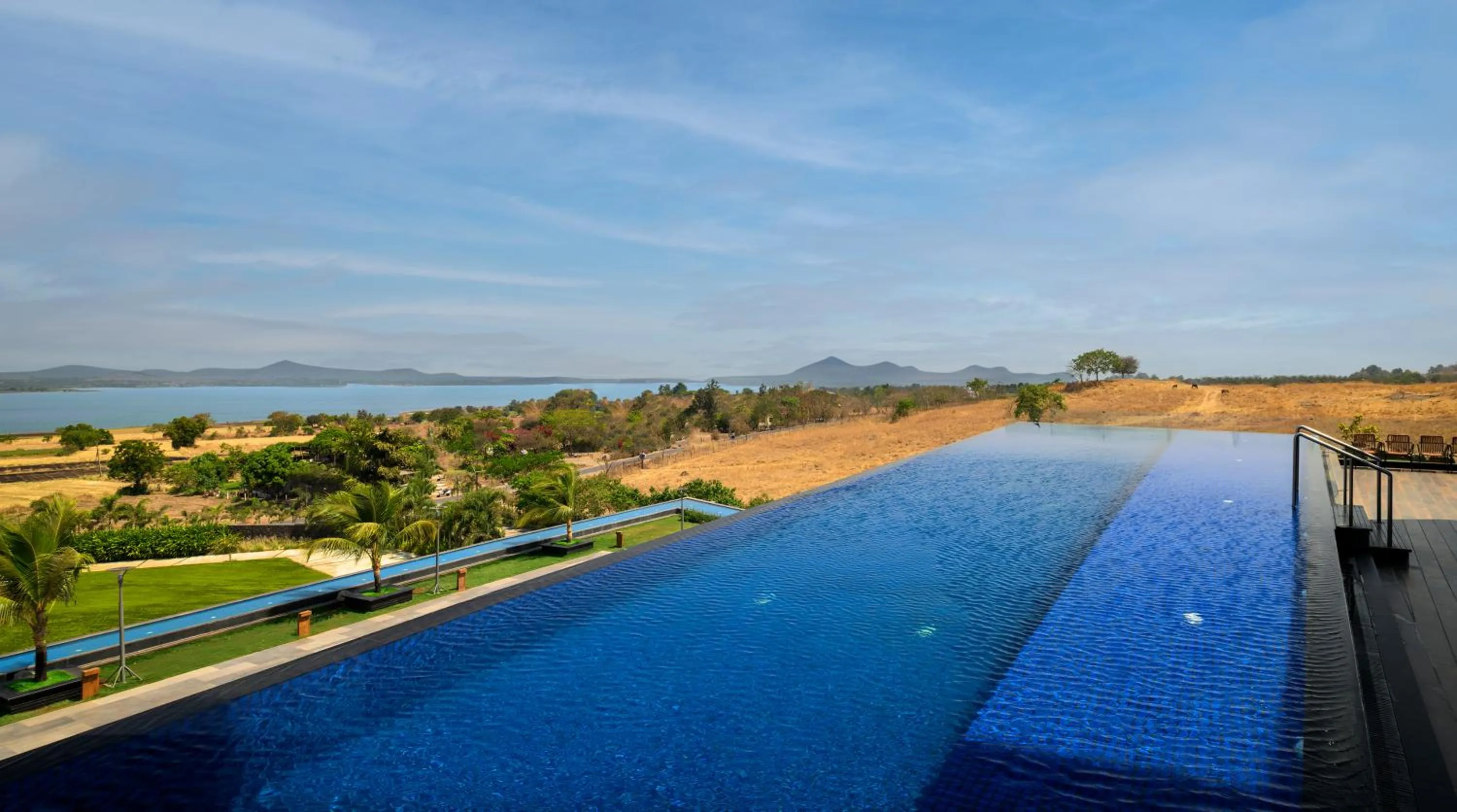 Swimming pool in Aria Resort & Spa