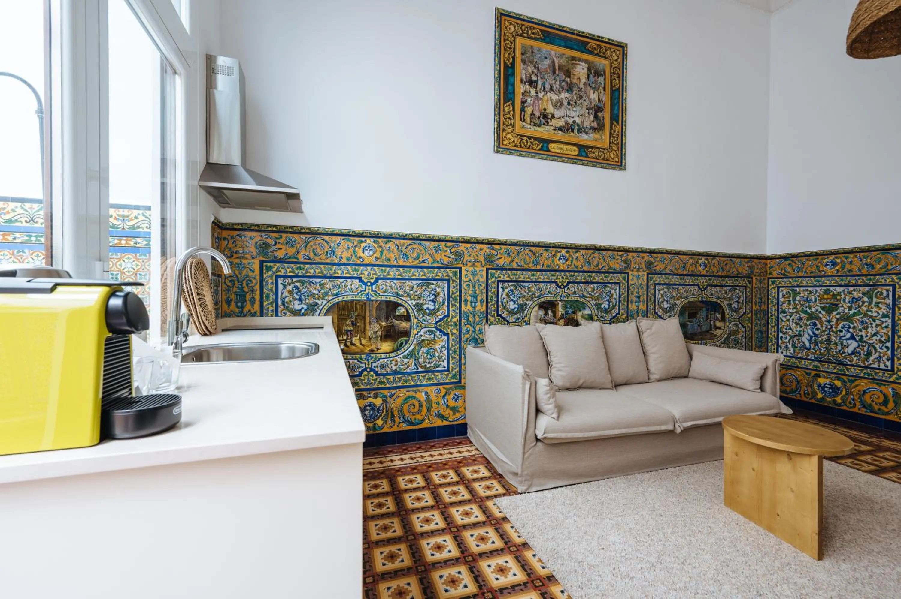 Kitchen or kitchenette in Apartamentos "El Escondite de Triana"