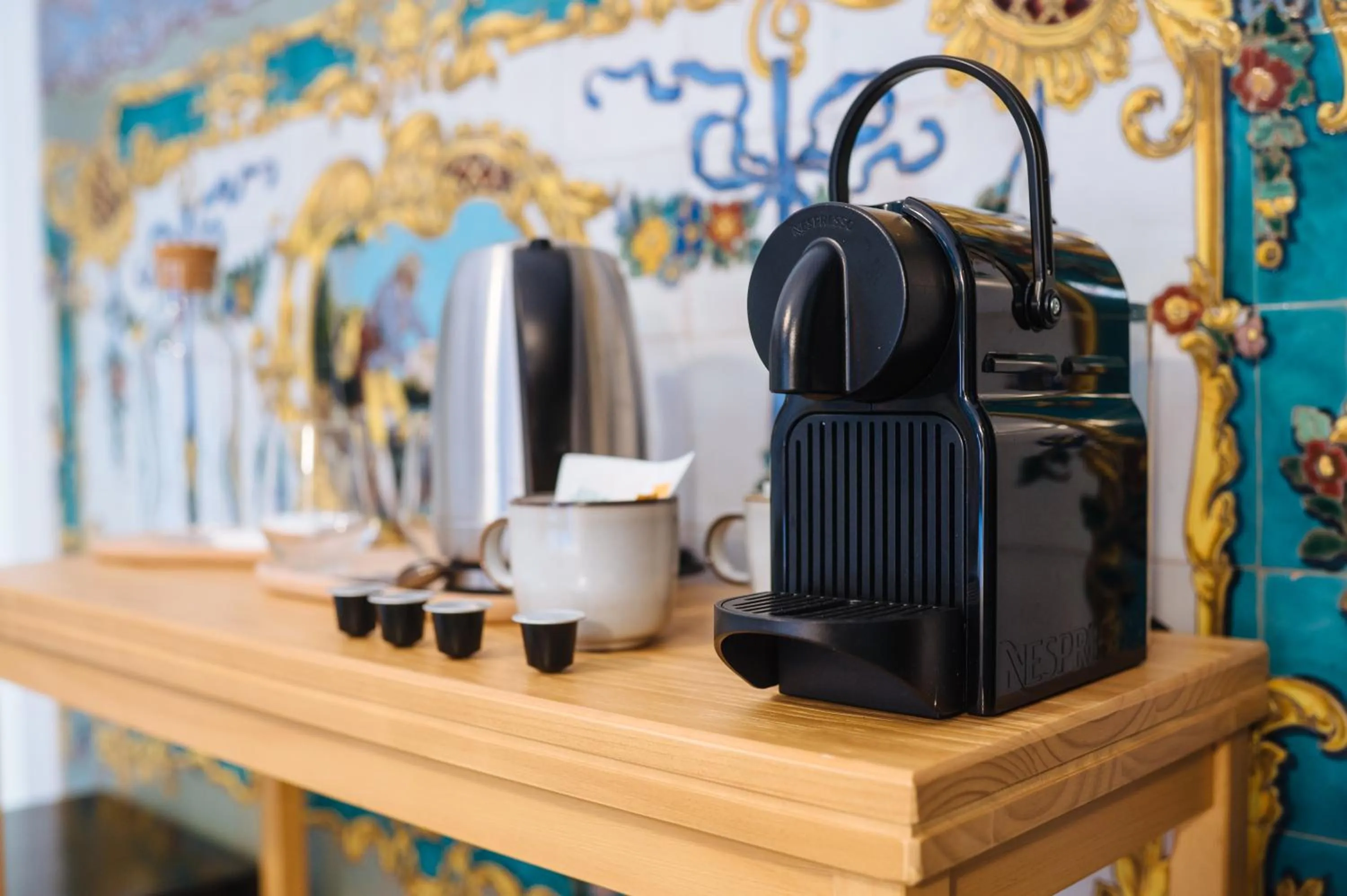 Coffee/tea facilities in Apartamentos "El Escondite de Triana"