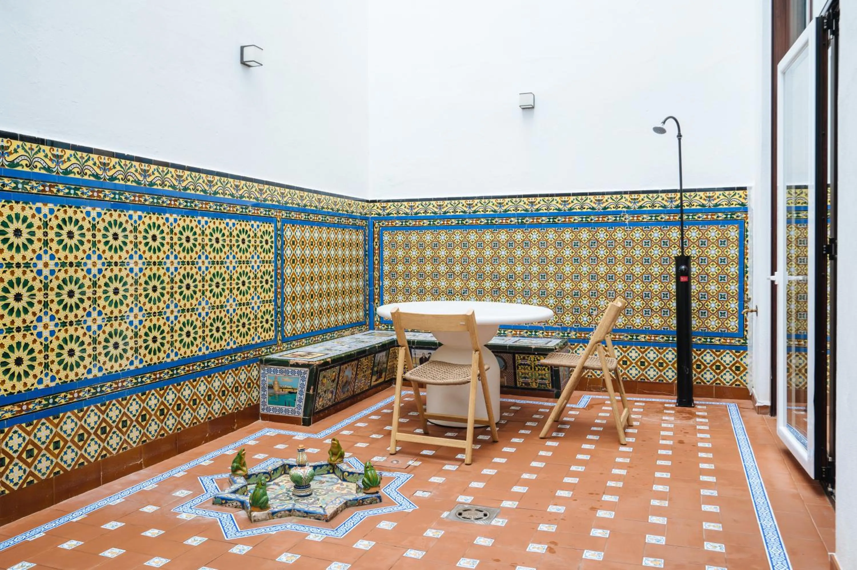 Patio in Apartamentos "El Escondite de Triana"