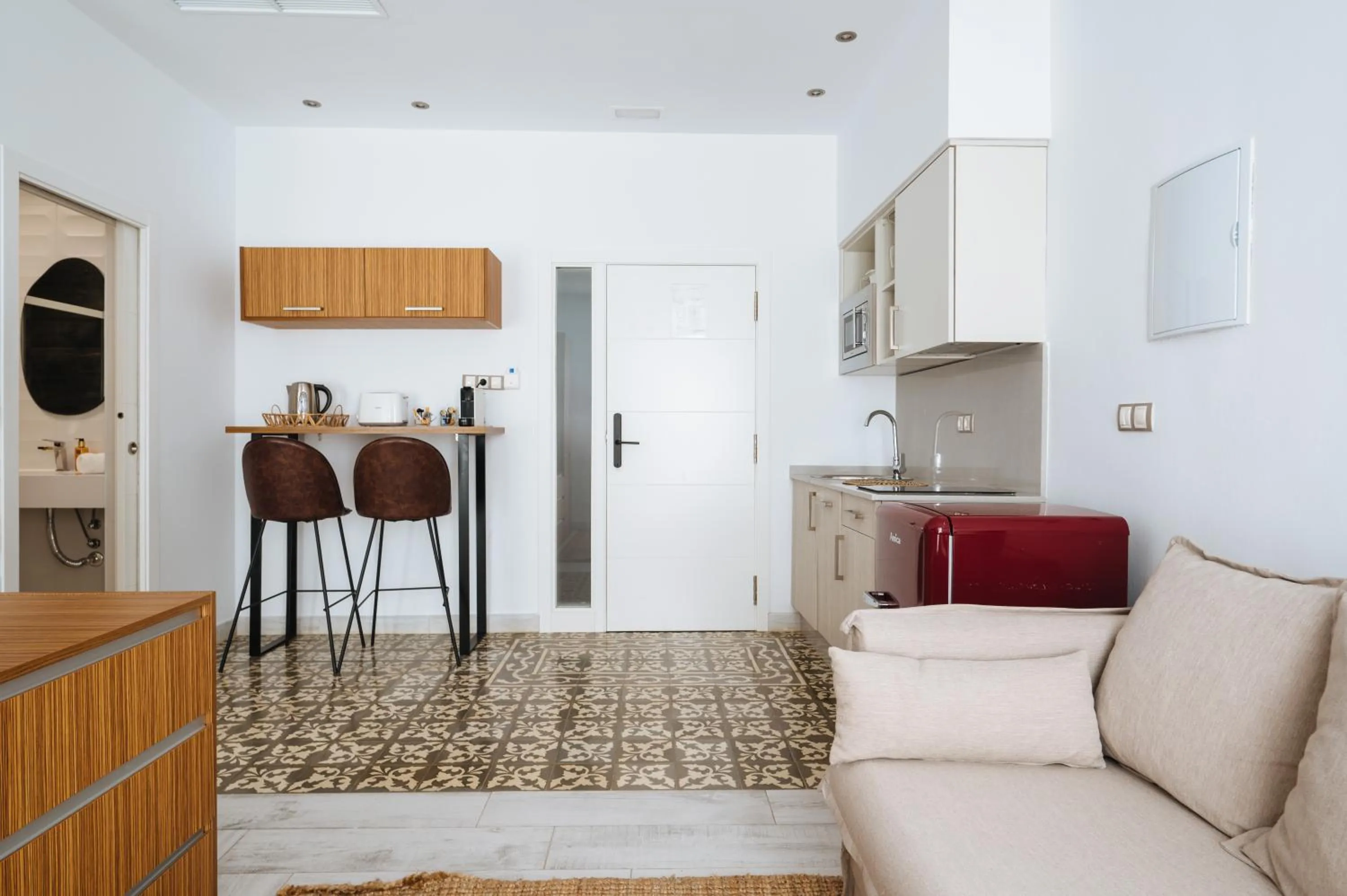 Kitchen or kitchenette in Apartamentos "El Escondite de Triana"