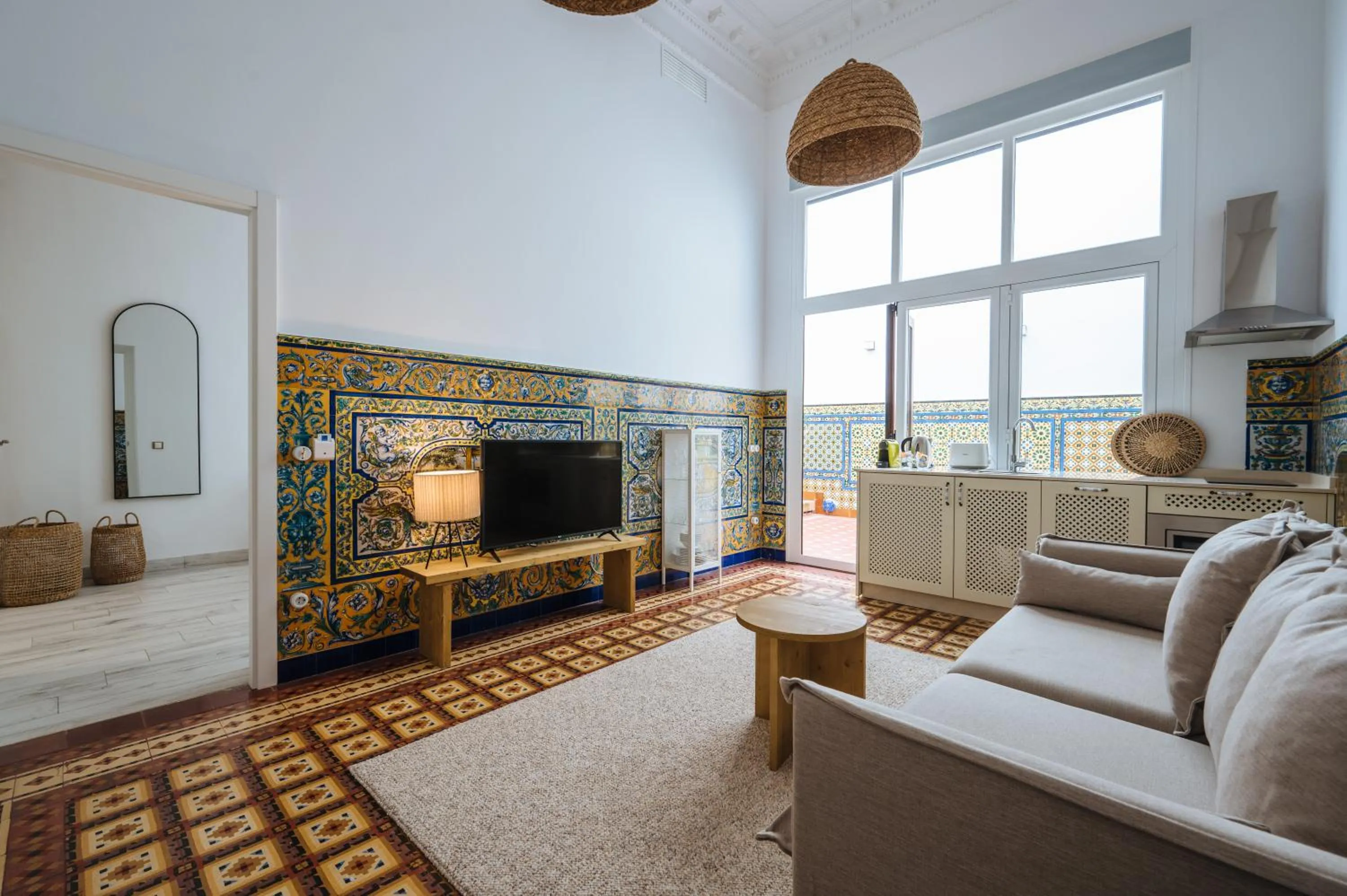 TV and multimedia in Apartamentos "El Escondite de Triana"