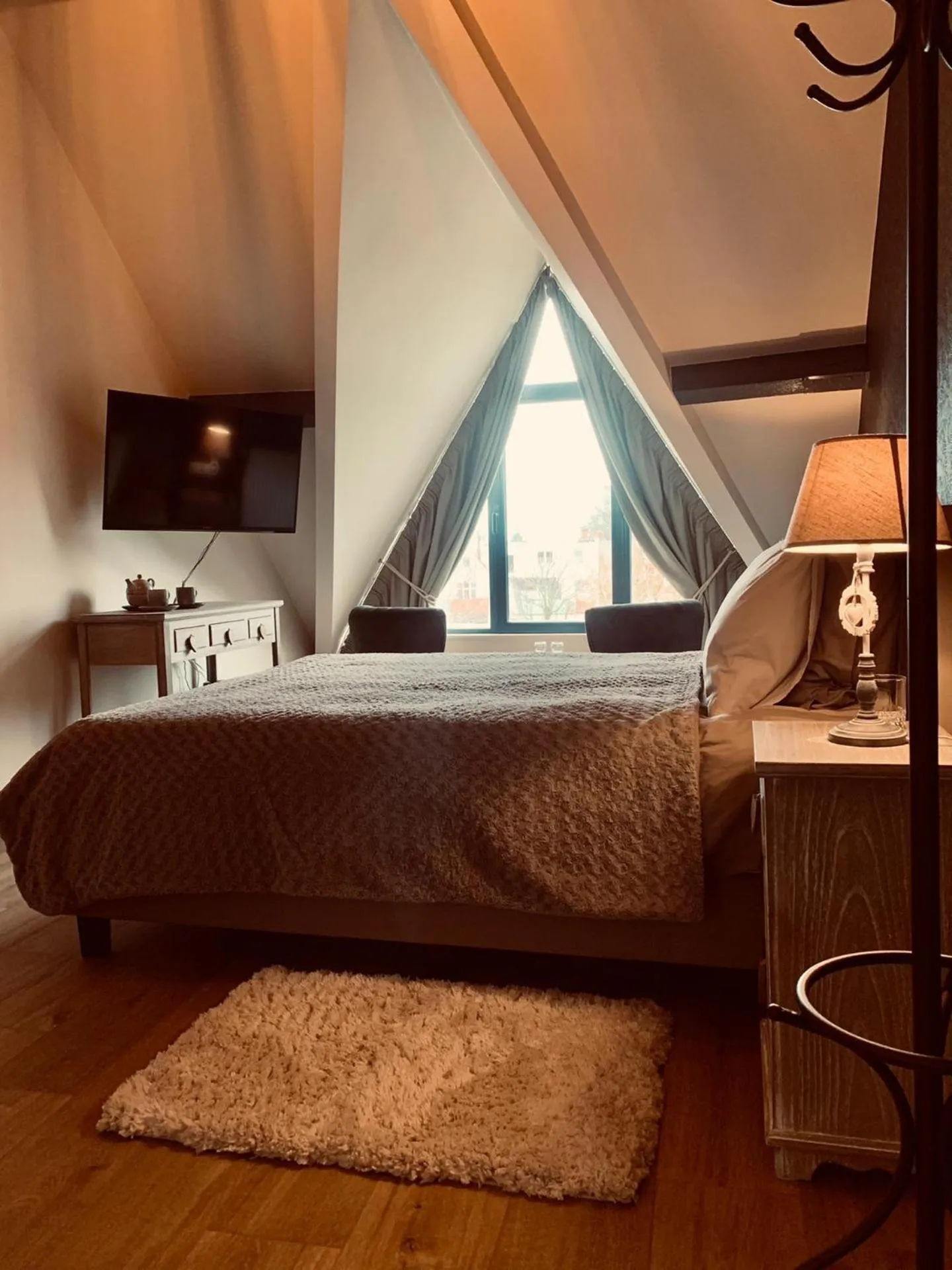 TV and multimedia, Bed in B&B Marie-J of Bruges