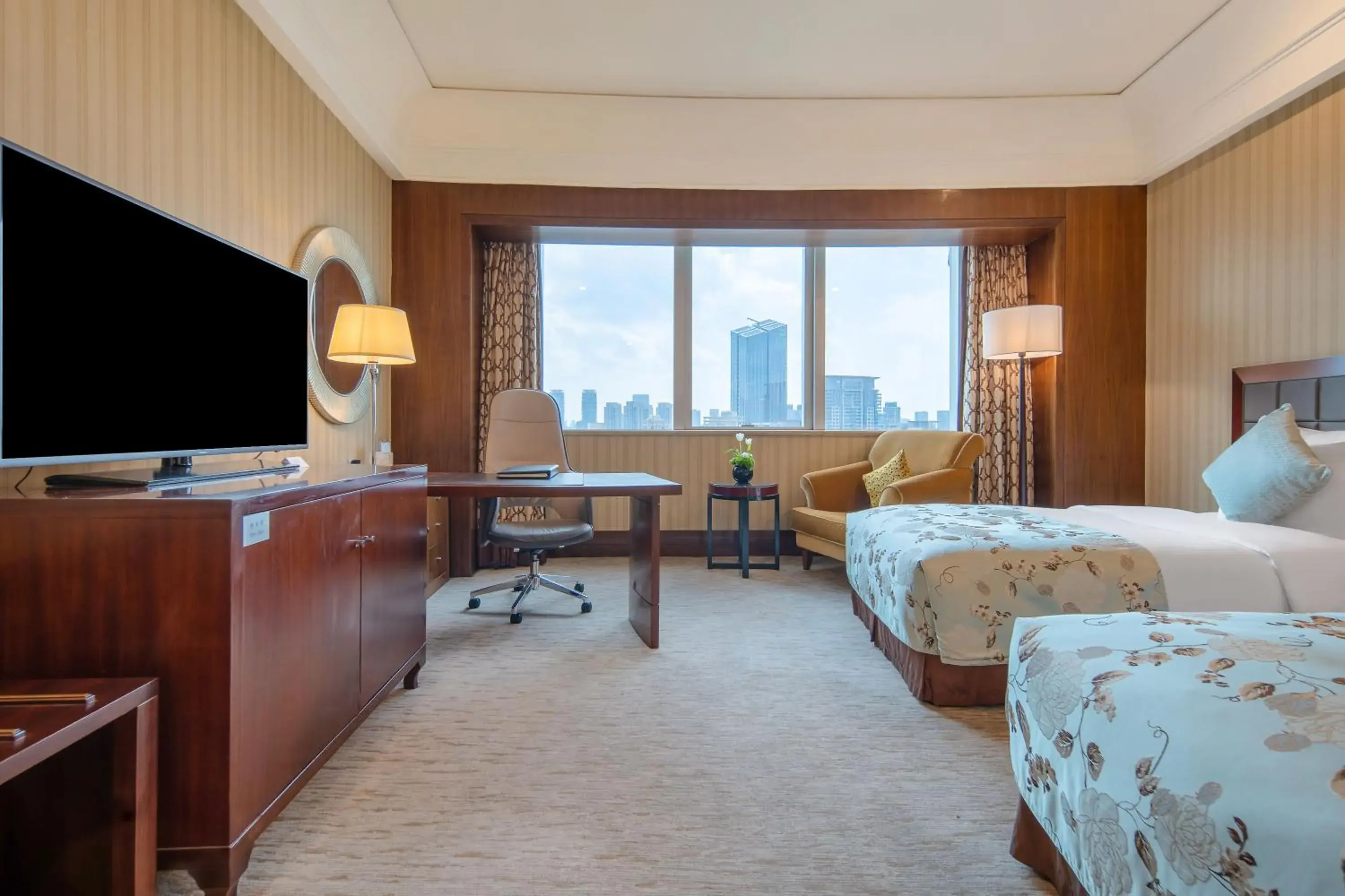 Photo of the whole room, Bed in Wuhan Jin Jiang International Hotel Photo of the whole room, Bed in Wuhan Jin Jiang International Hotel