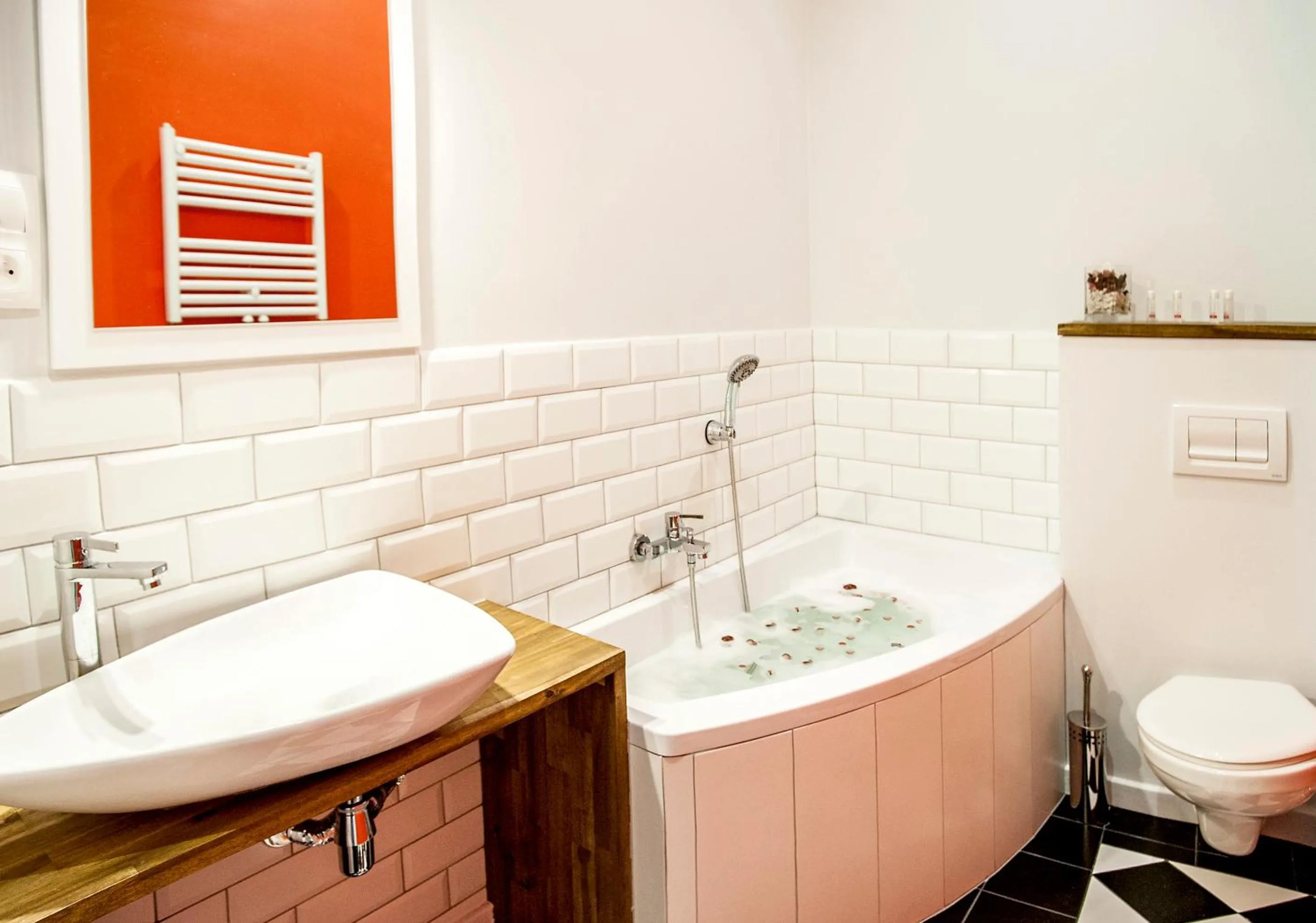 Bathroom in Good Time Aparthotel