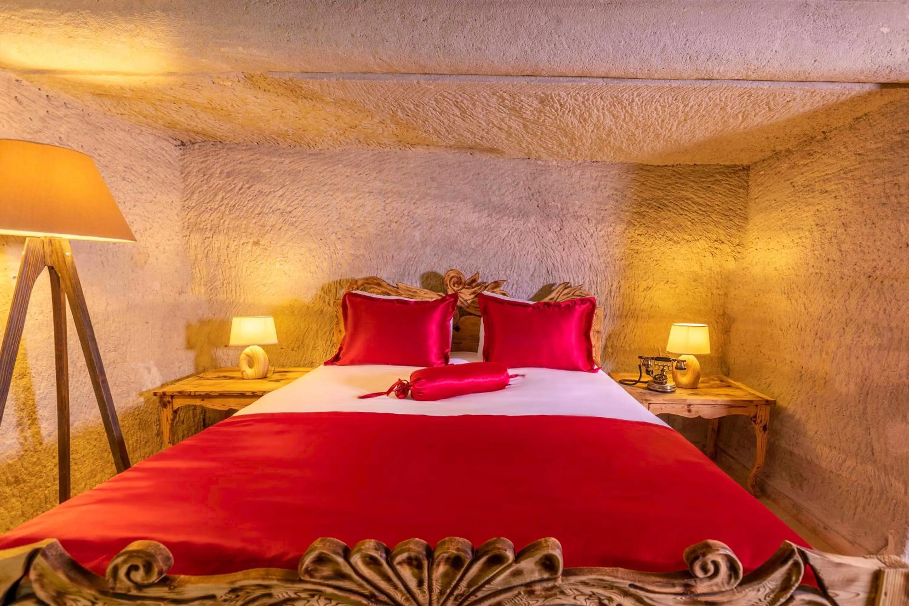 Bed in Helen Cave Suites