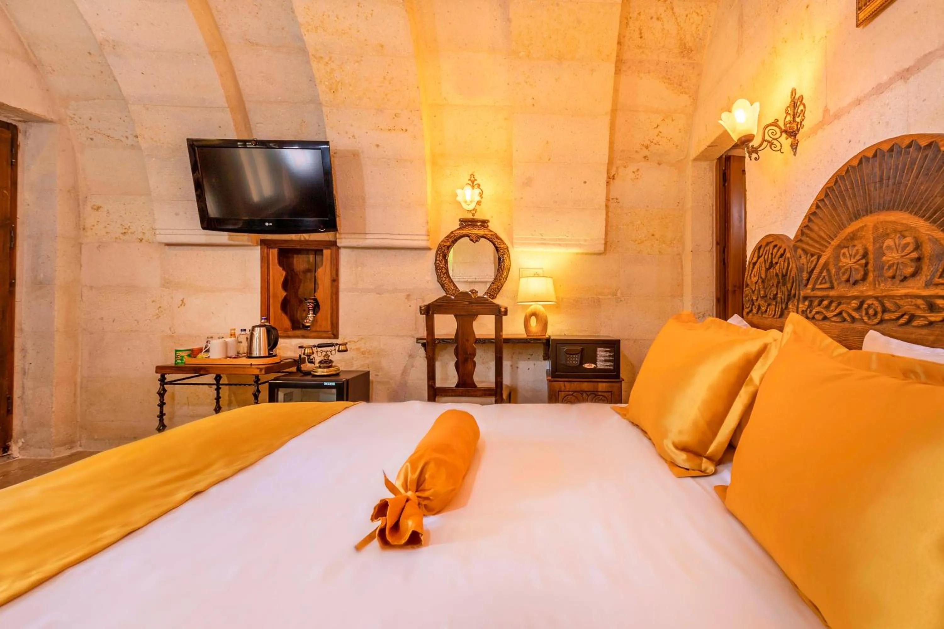 Massage in Helen Cave Suites