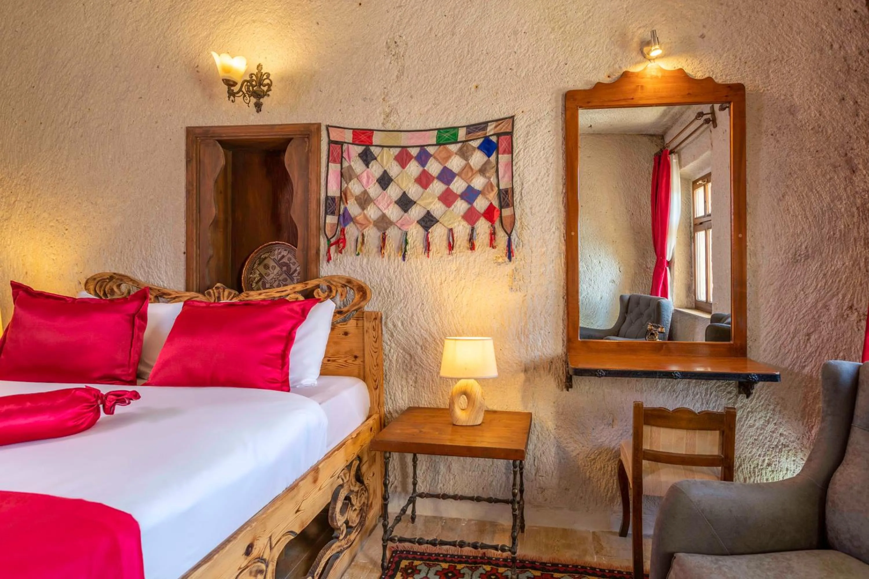 Massage in Helen Cave Suites