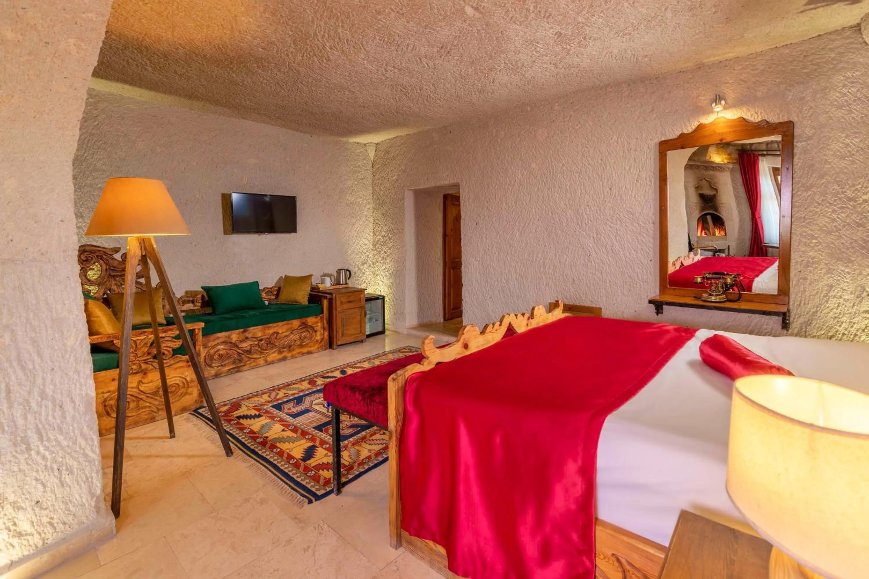Massage in Helen Cave Suites