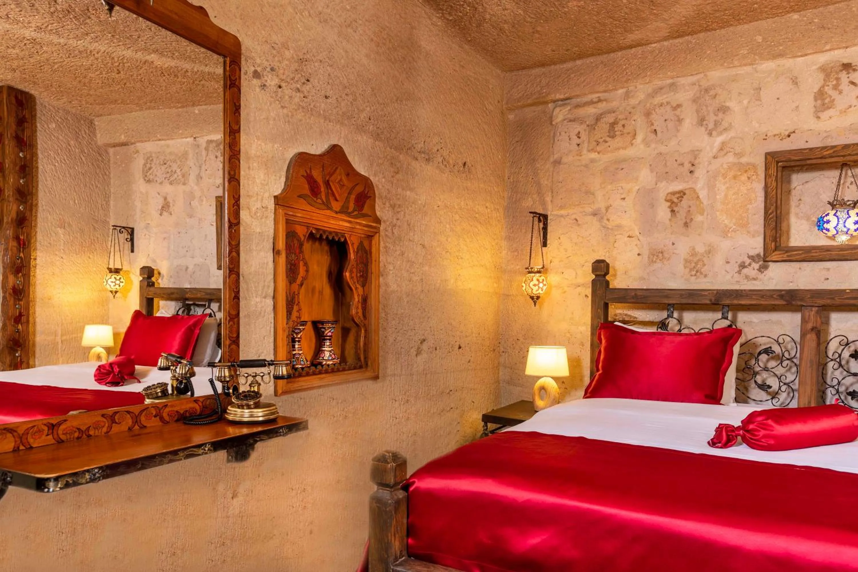 Massage in Helen Cave Suites