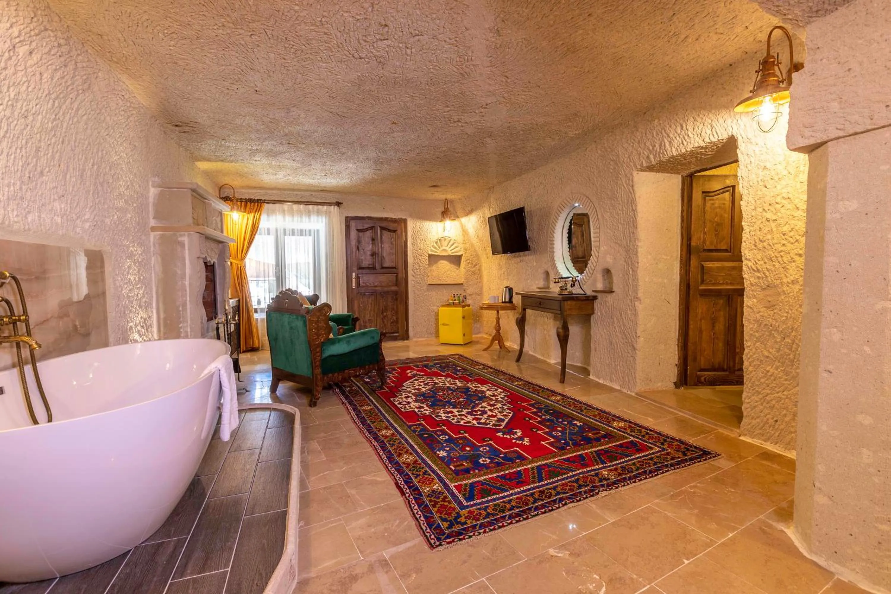 Massage in Helen Cave Suites