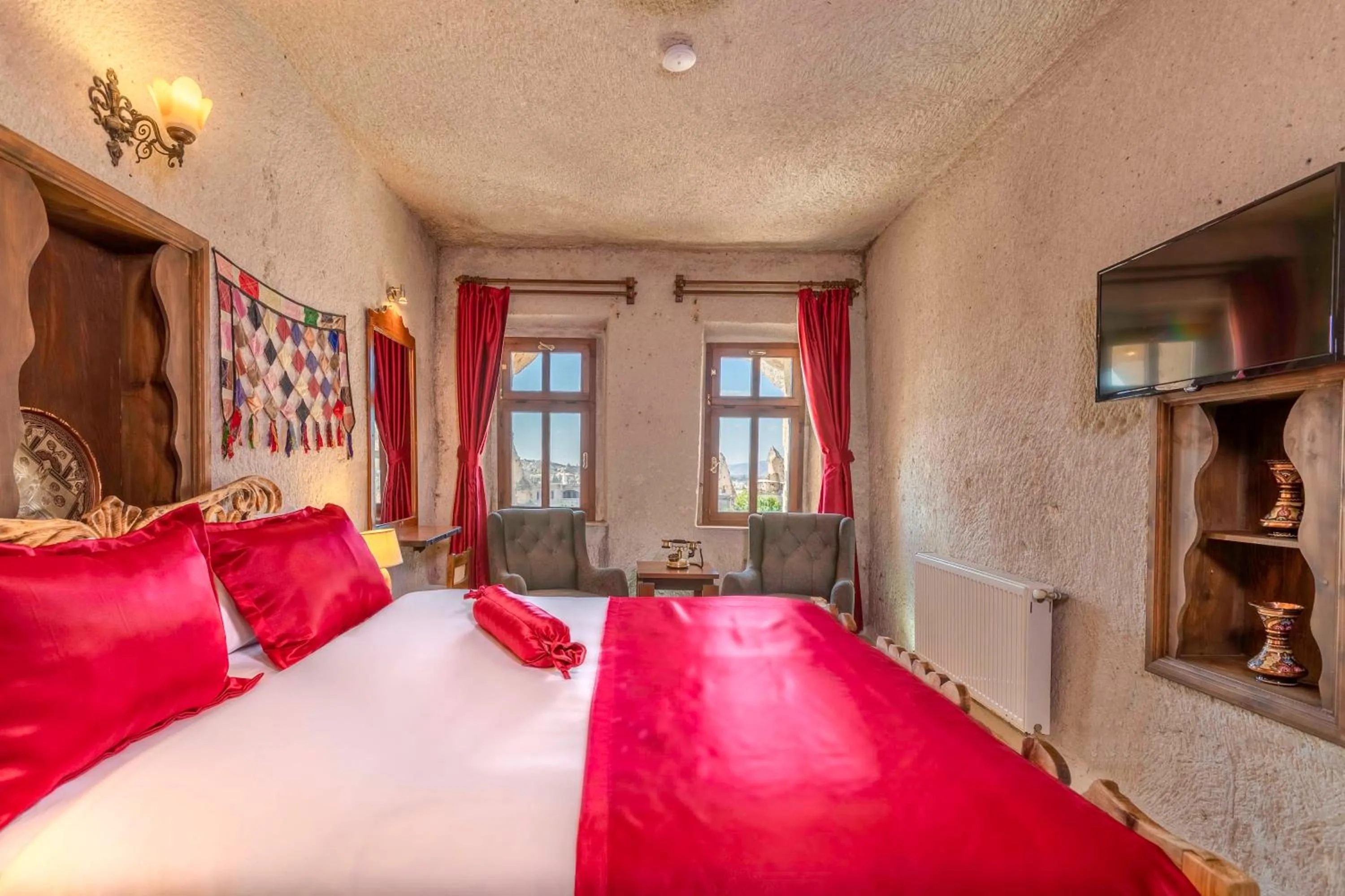 Massage in Helen Cave Suites