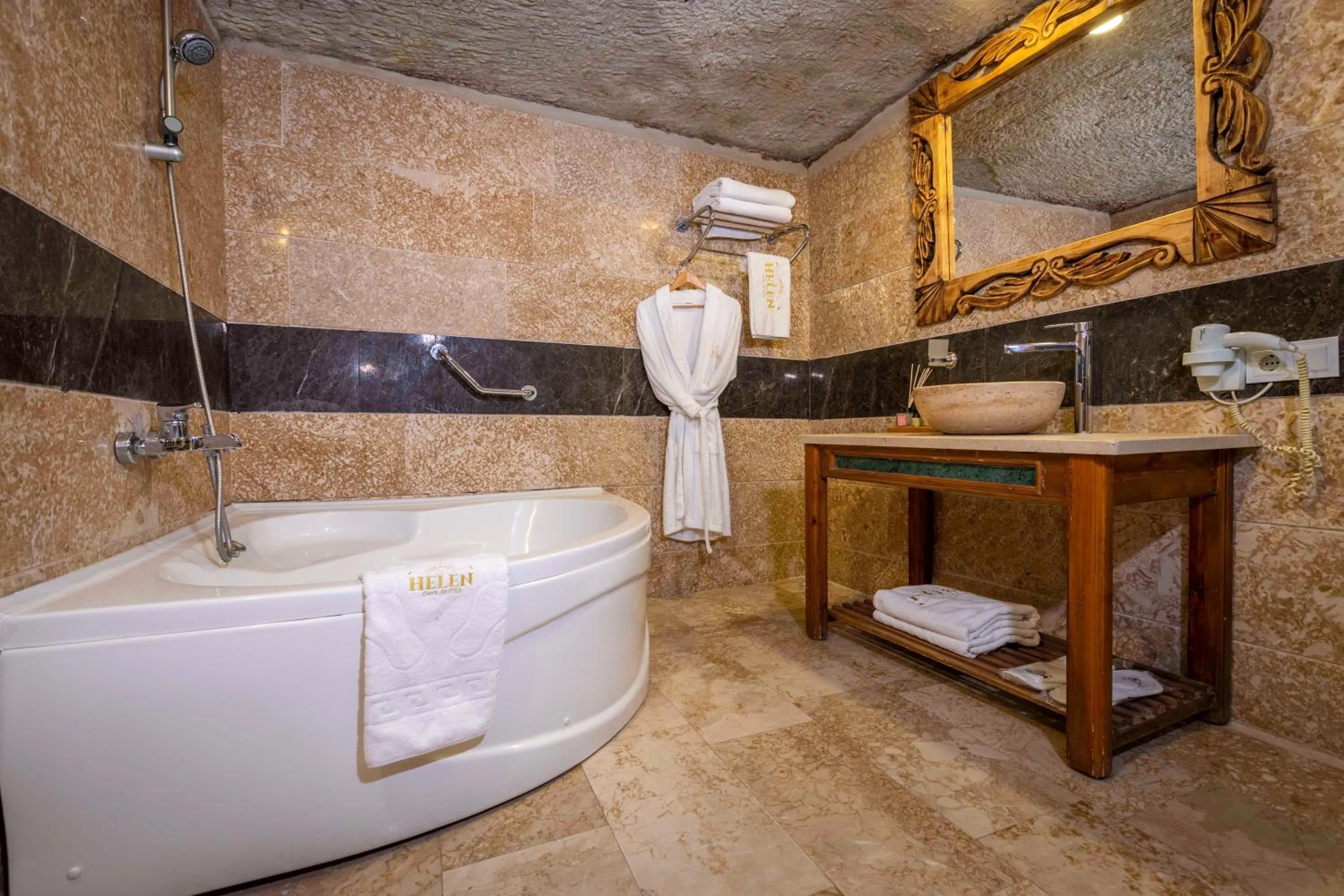 Bathroom in Helen Cave Suites
