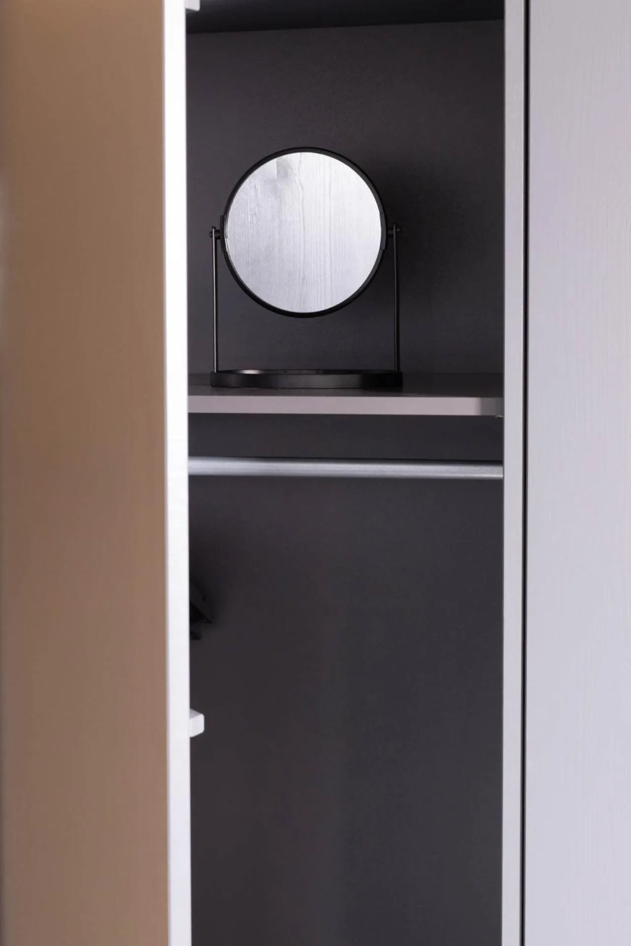 wardrobe in Wertschätzer Hotel - Krumme Str