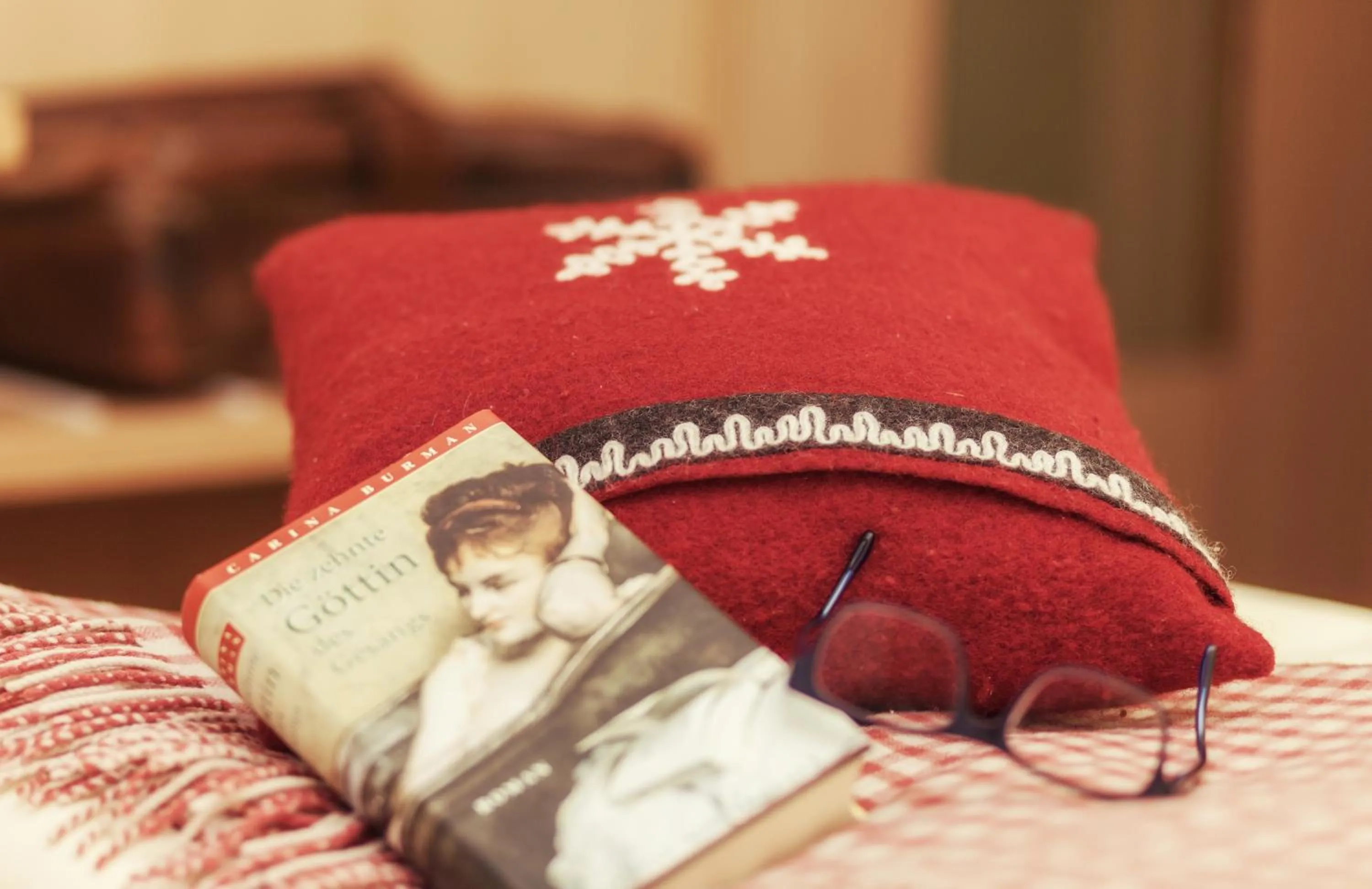 Decorative detail, Bed in Le Petit CHARME-INN