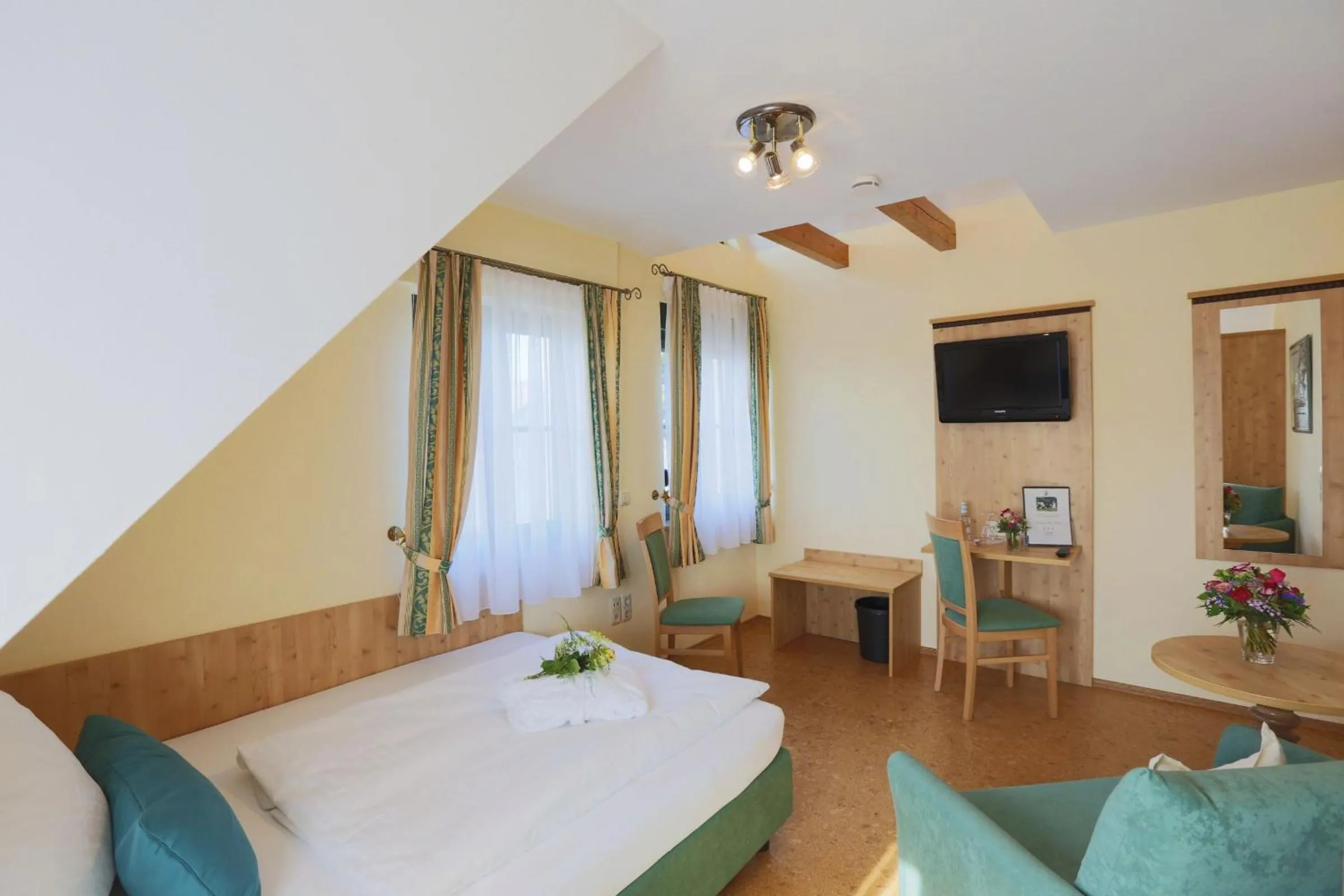 Photo of the whole room, Bed in Landhotel Villa Moritz garni