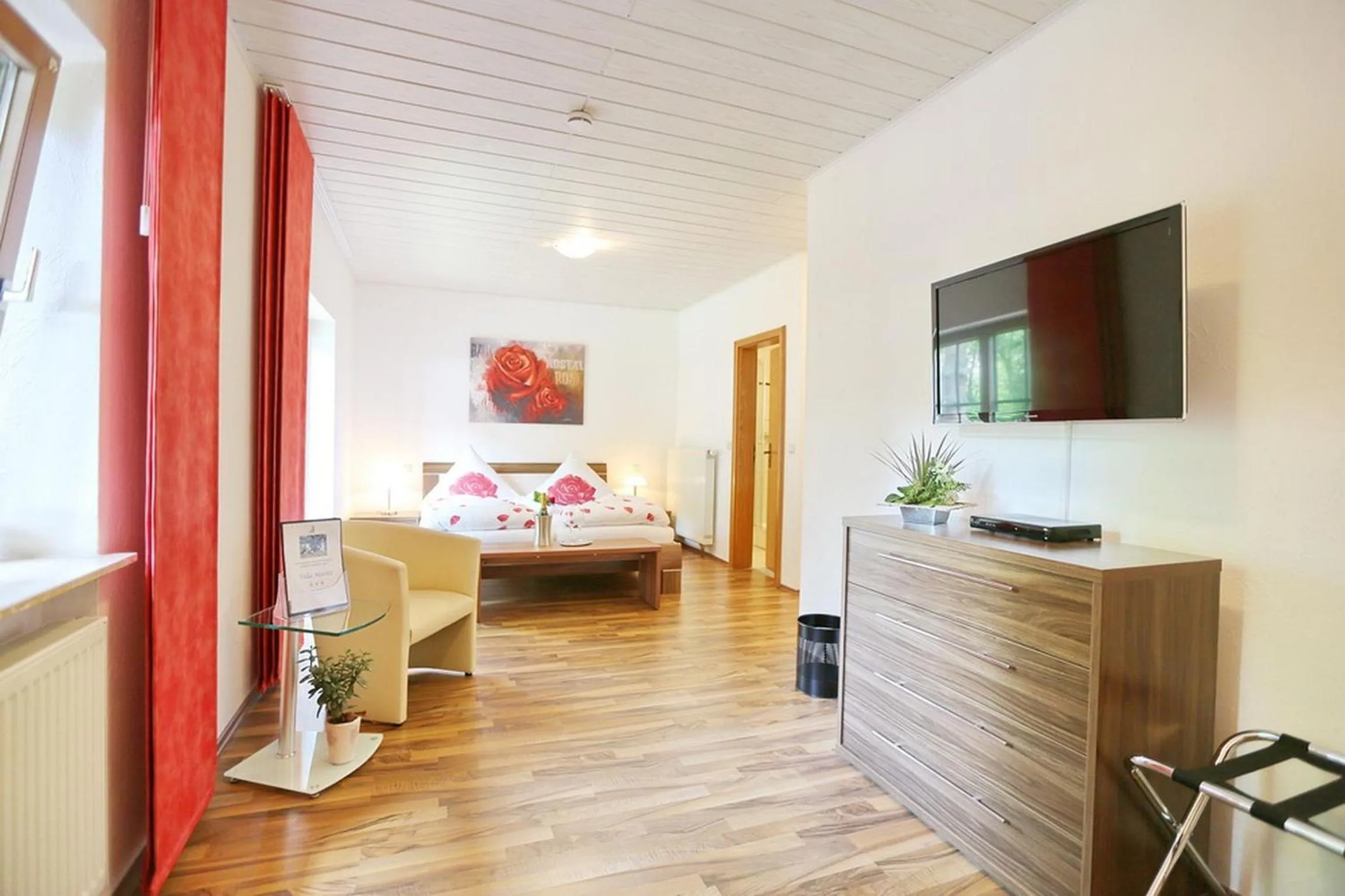 Photo of the whole room, Bed in Landhotel Villa Moritz garni