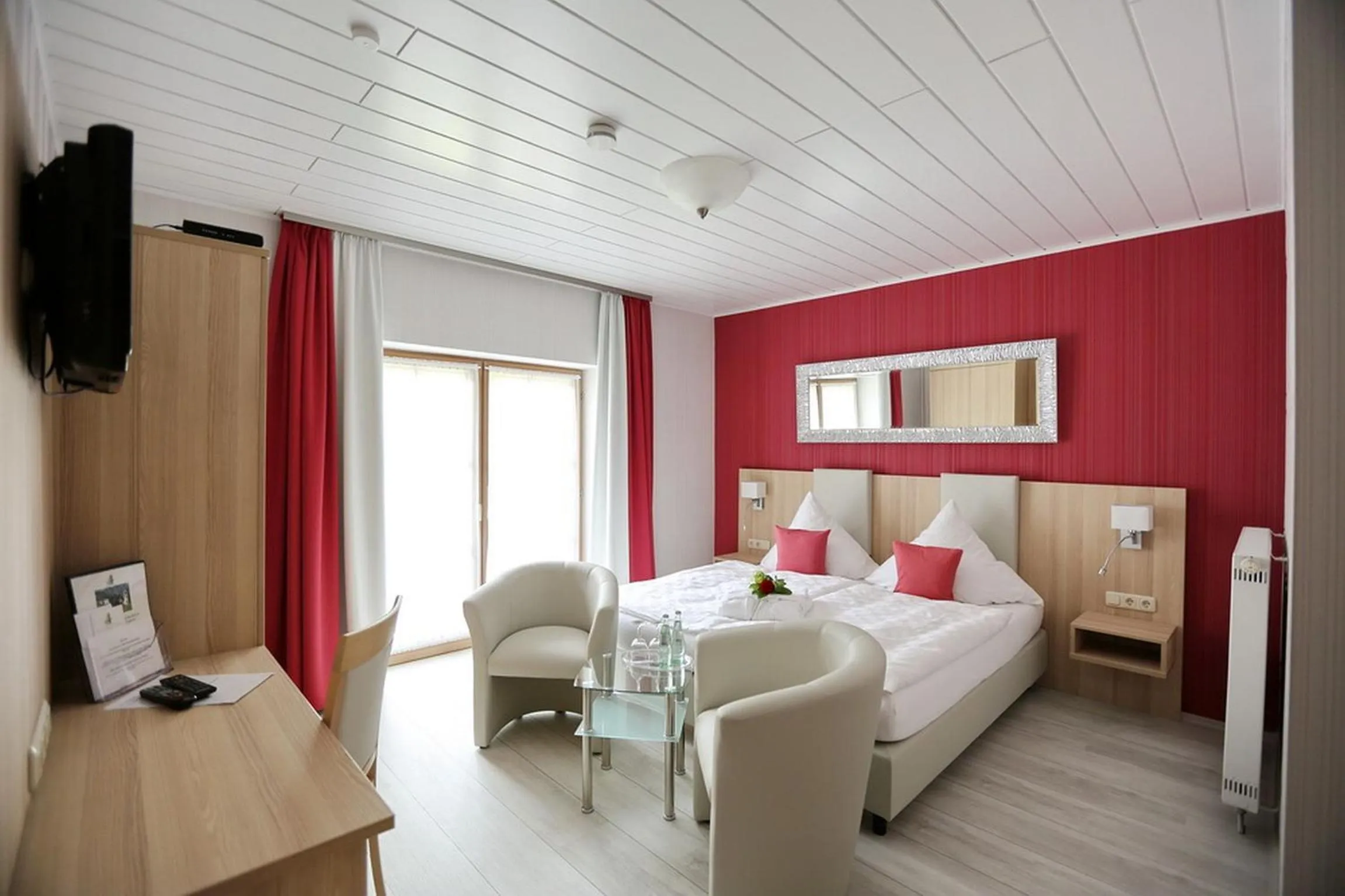 Photo of the whole room, Bed in Landhotel Villa Moritz garni