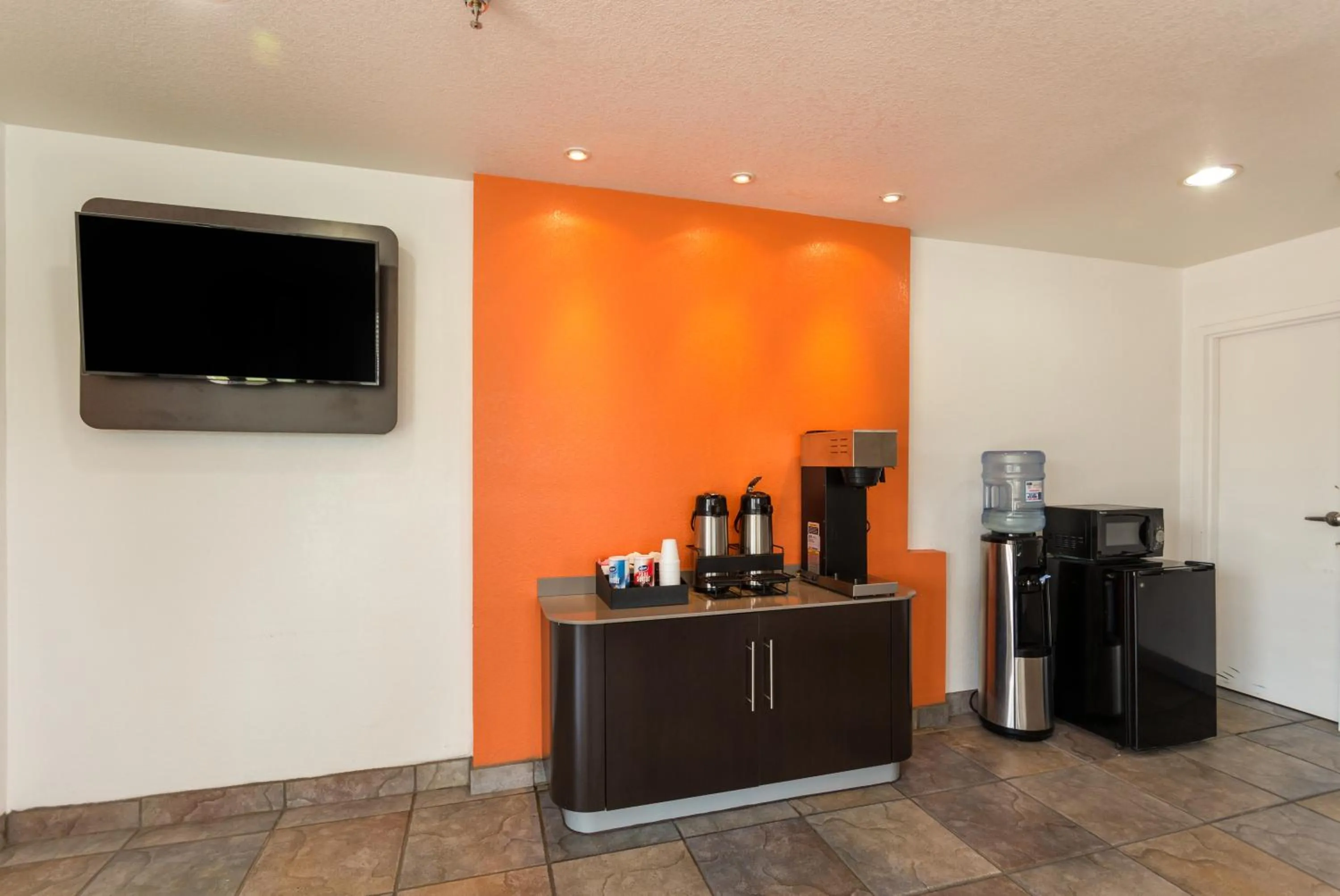 Buffet breakfast in Americas Best Value Inn & Suites Humble