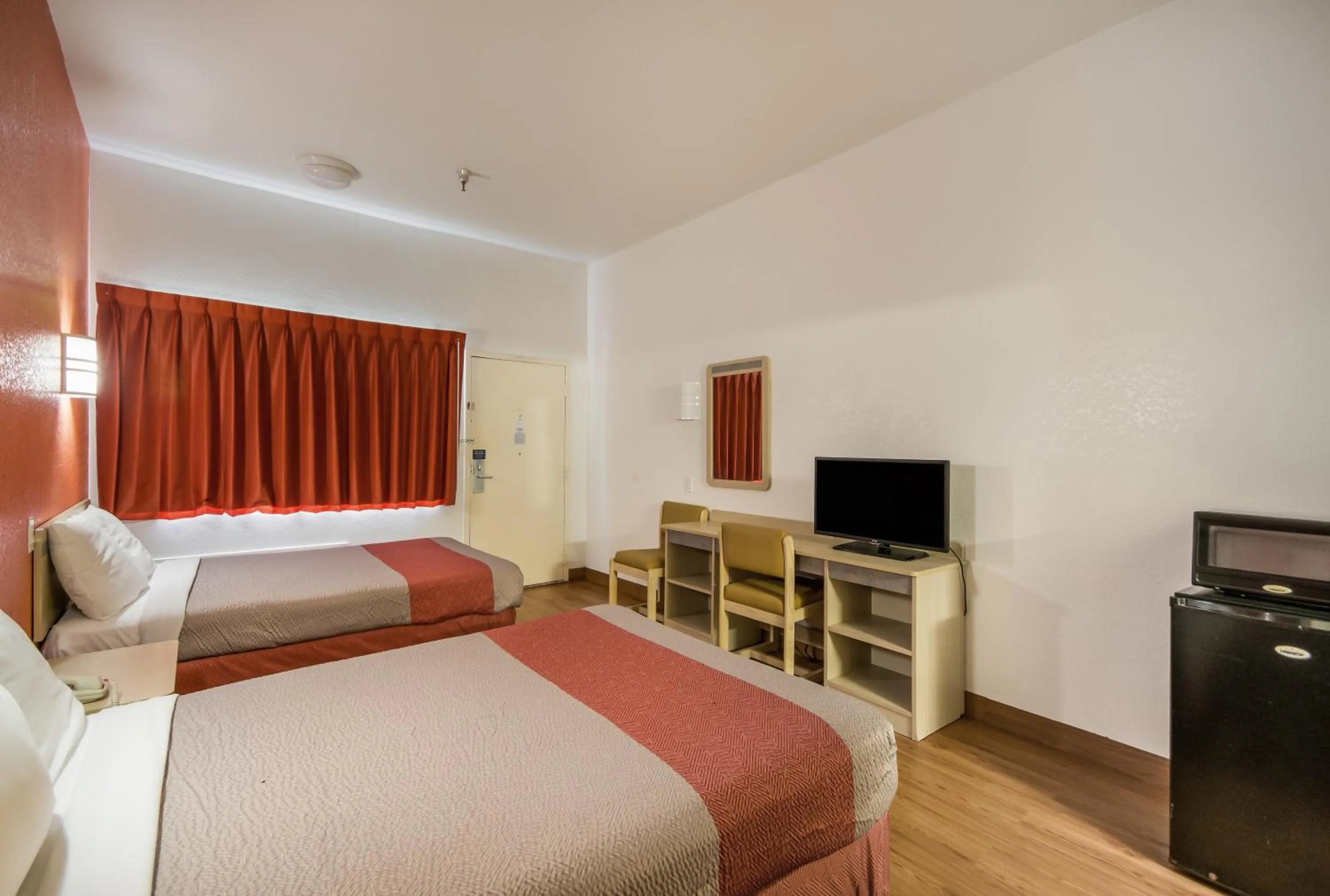 Bedroom, Bed in Americas Best Value Inn & Suites Humble