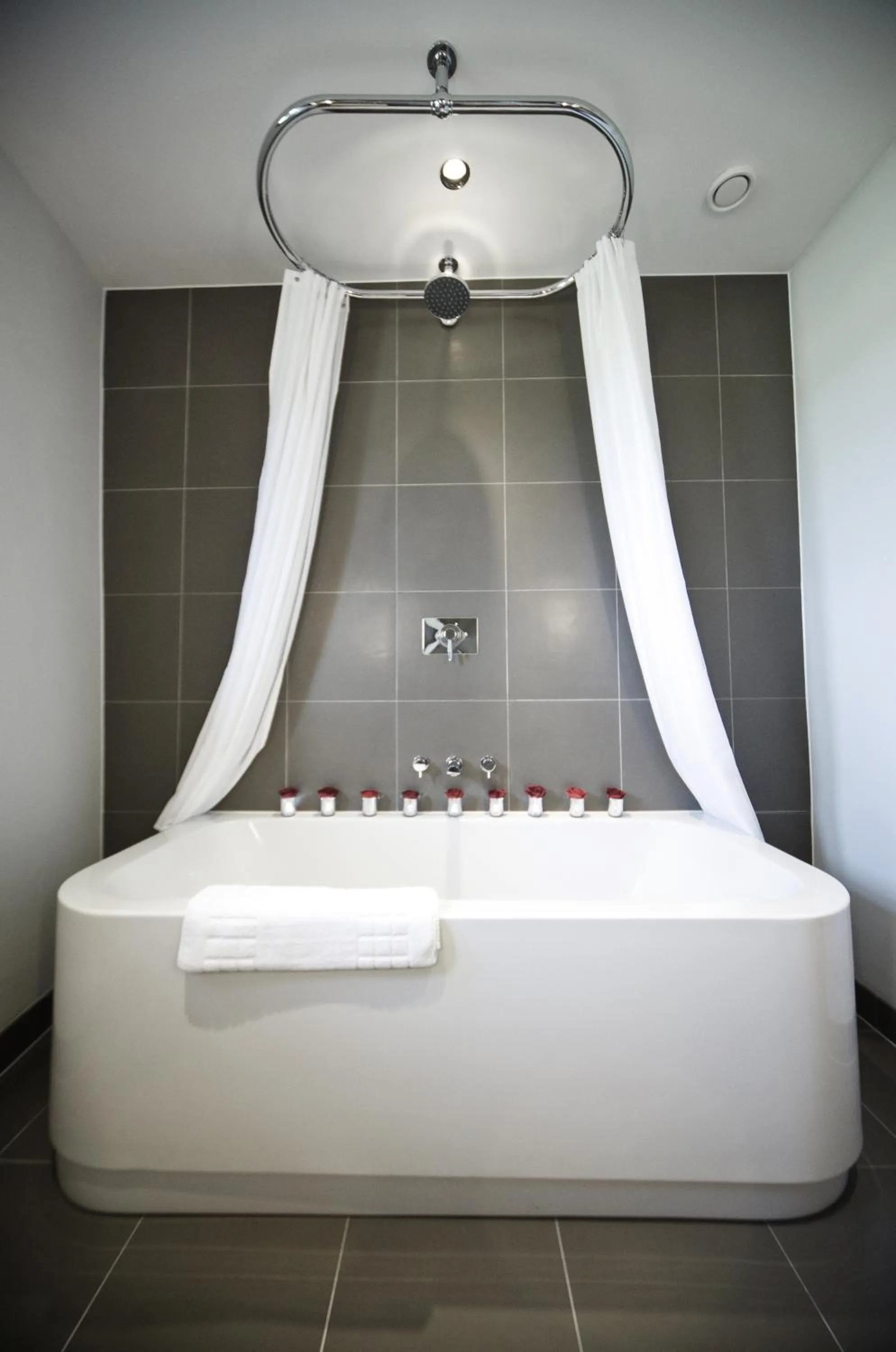 Bathroom in Leeds Castle Maiden's Tower