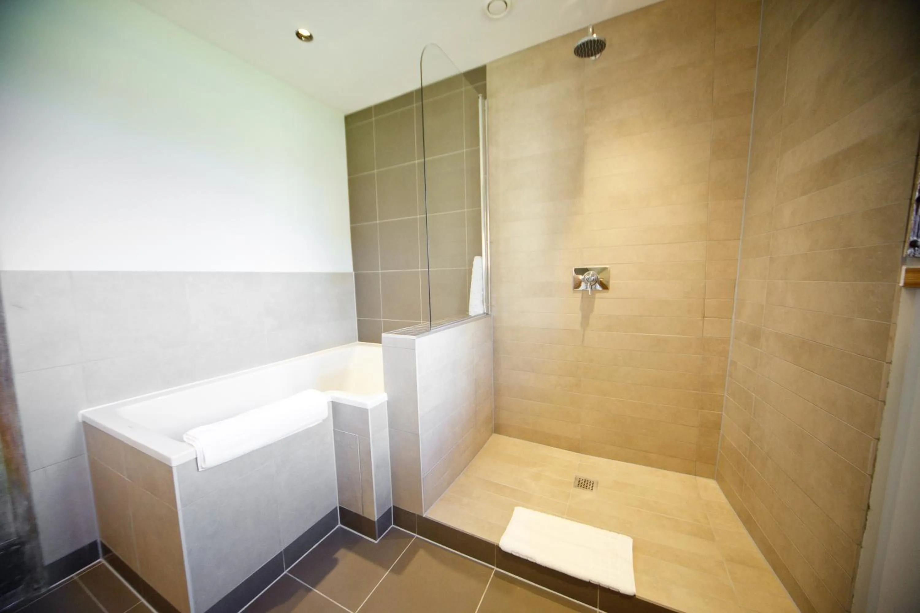 Bathroom in Leeds Castle Maiden's Tower