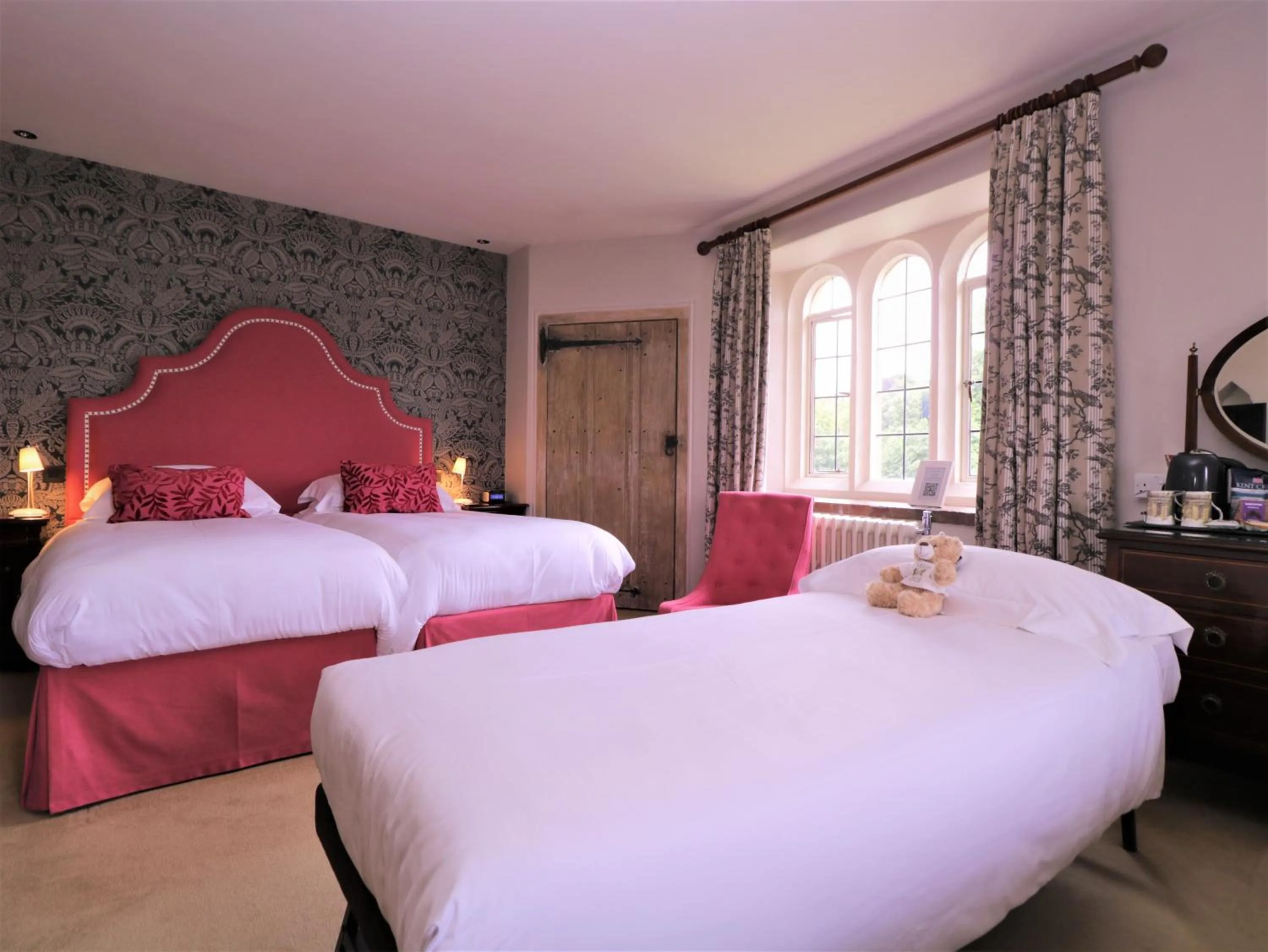 Bedroom, Bed in Leeds Castle Maiden's Tower