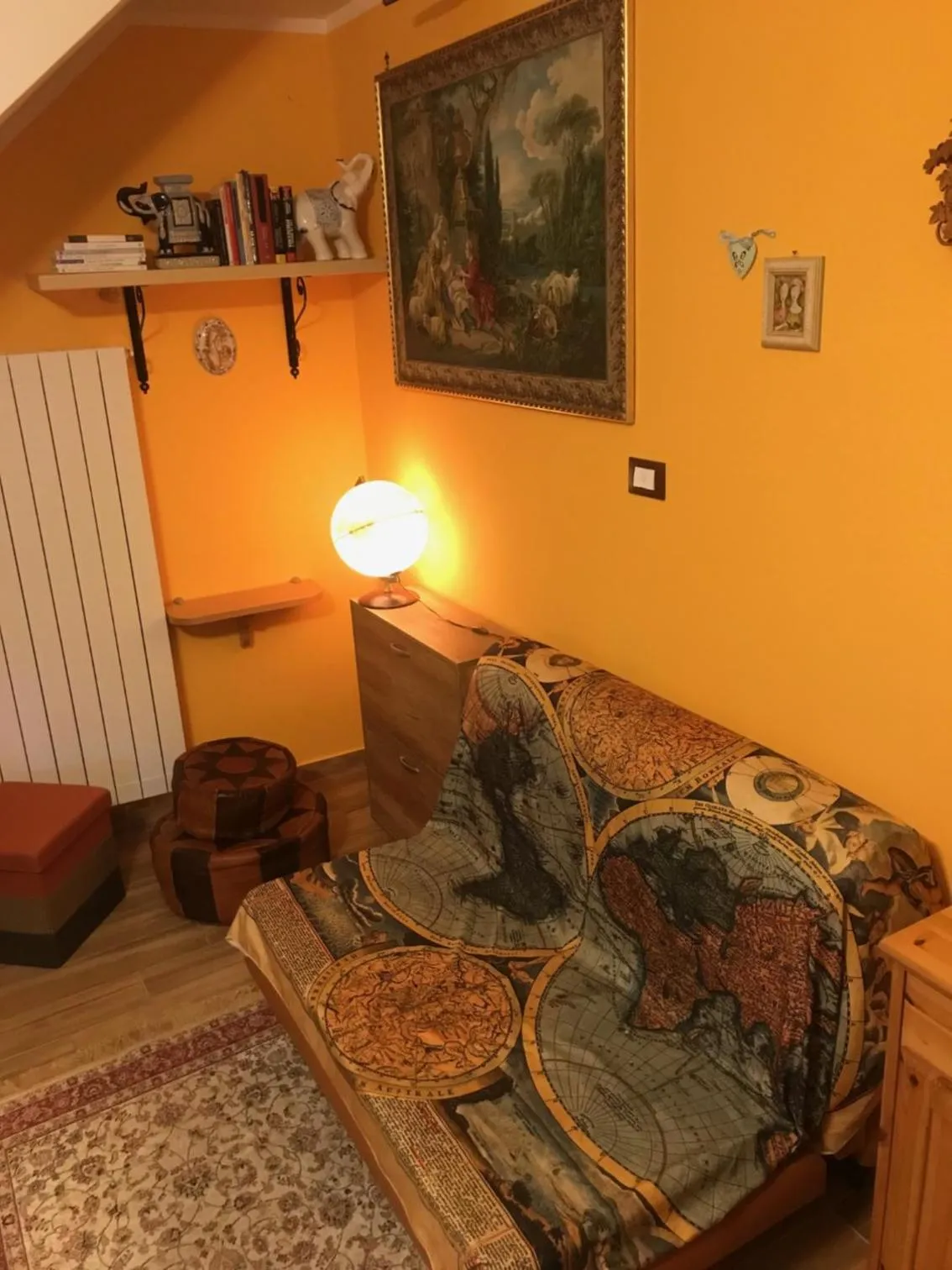 Seating area in L' Esploratore