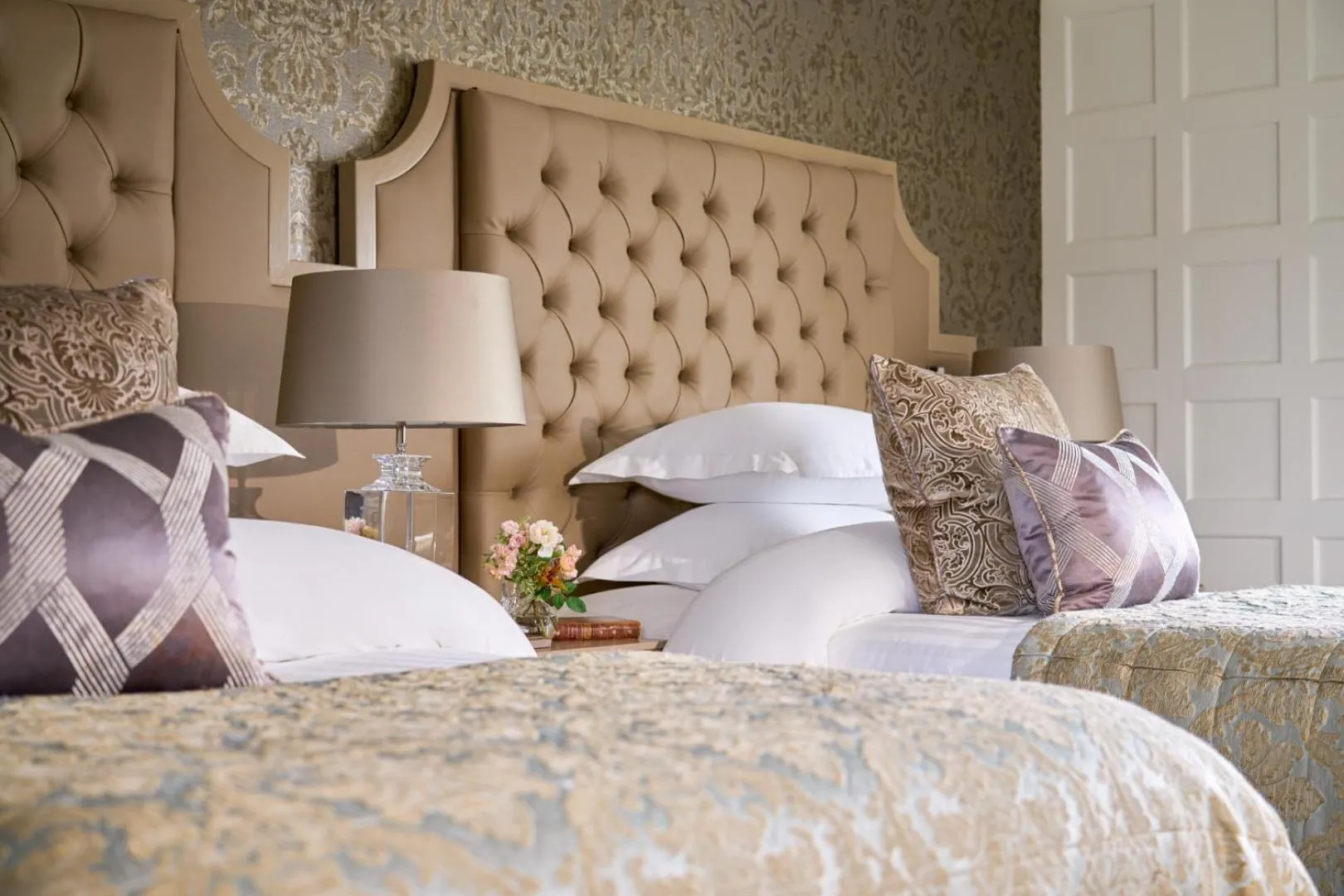 Bedroom, Bed in Dromoland Castle