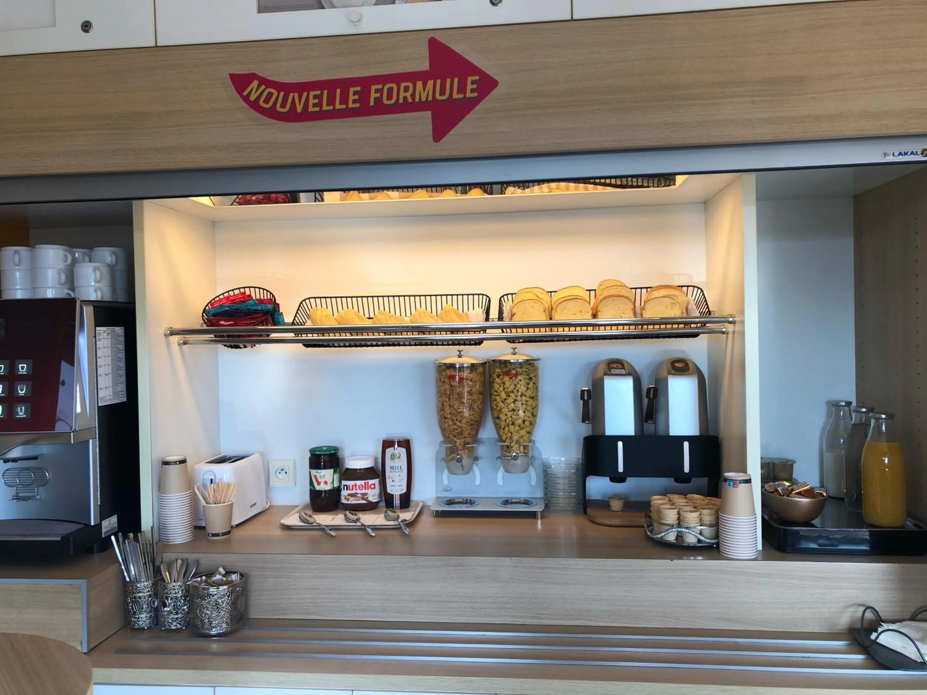 Lobby or reception in Unisotel Bollène A7 Ex-Hotel F1