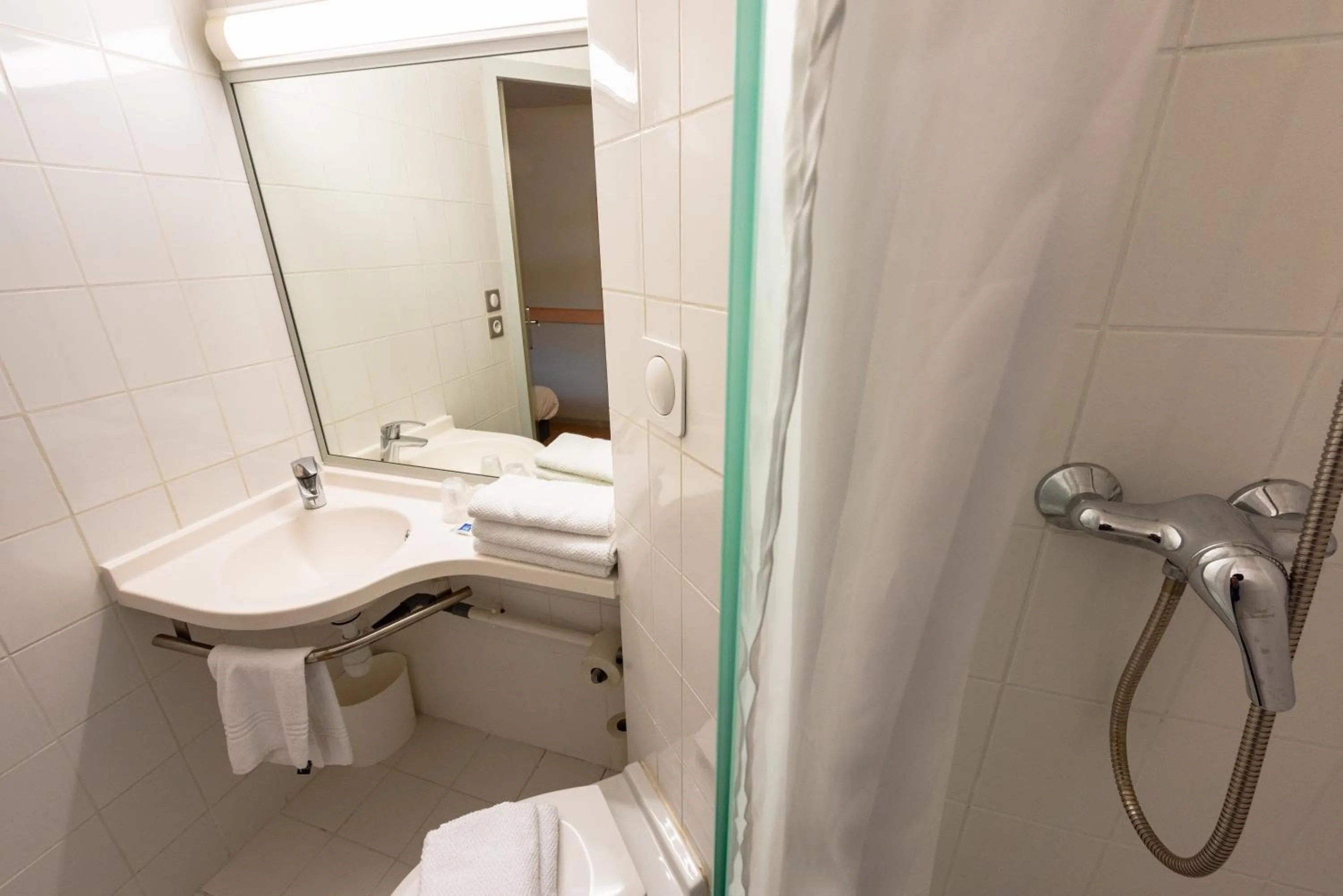 Shower in Ibis Budget Bollene