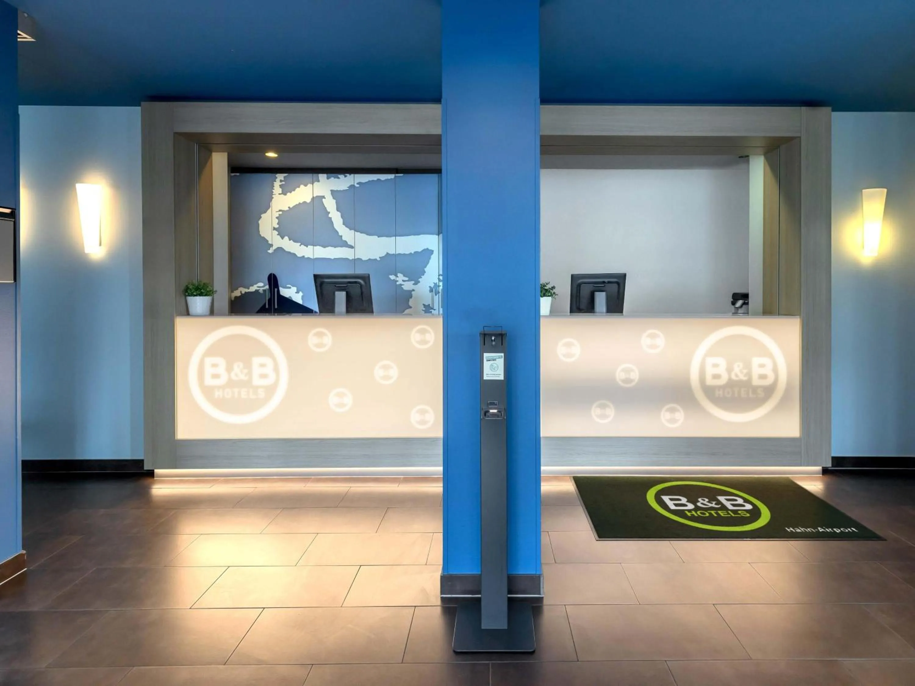 Lobby or reception in B&B HOTEL Frankfurt-Hahn Airport