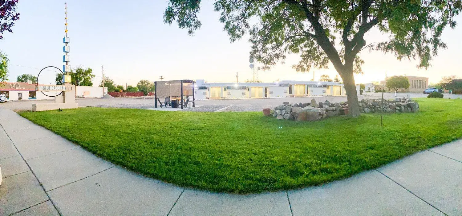 Property building in Blue Sage Inn & Suites Property building in Blue Sage Inn & Suites