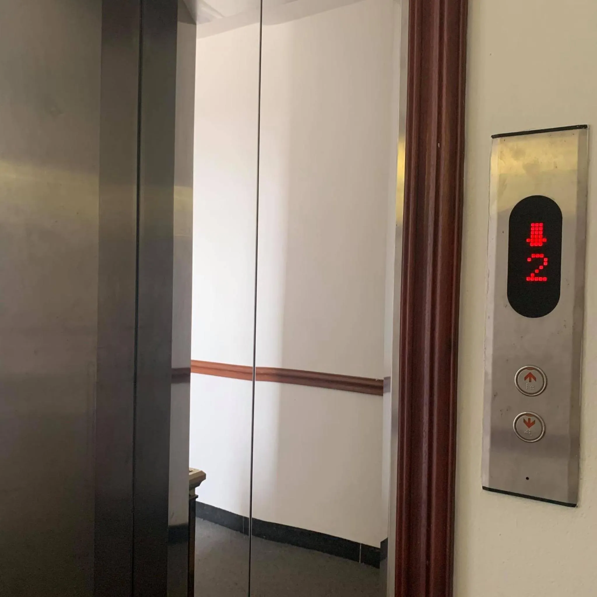 Hưng Thành Riverside Hotel