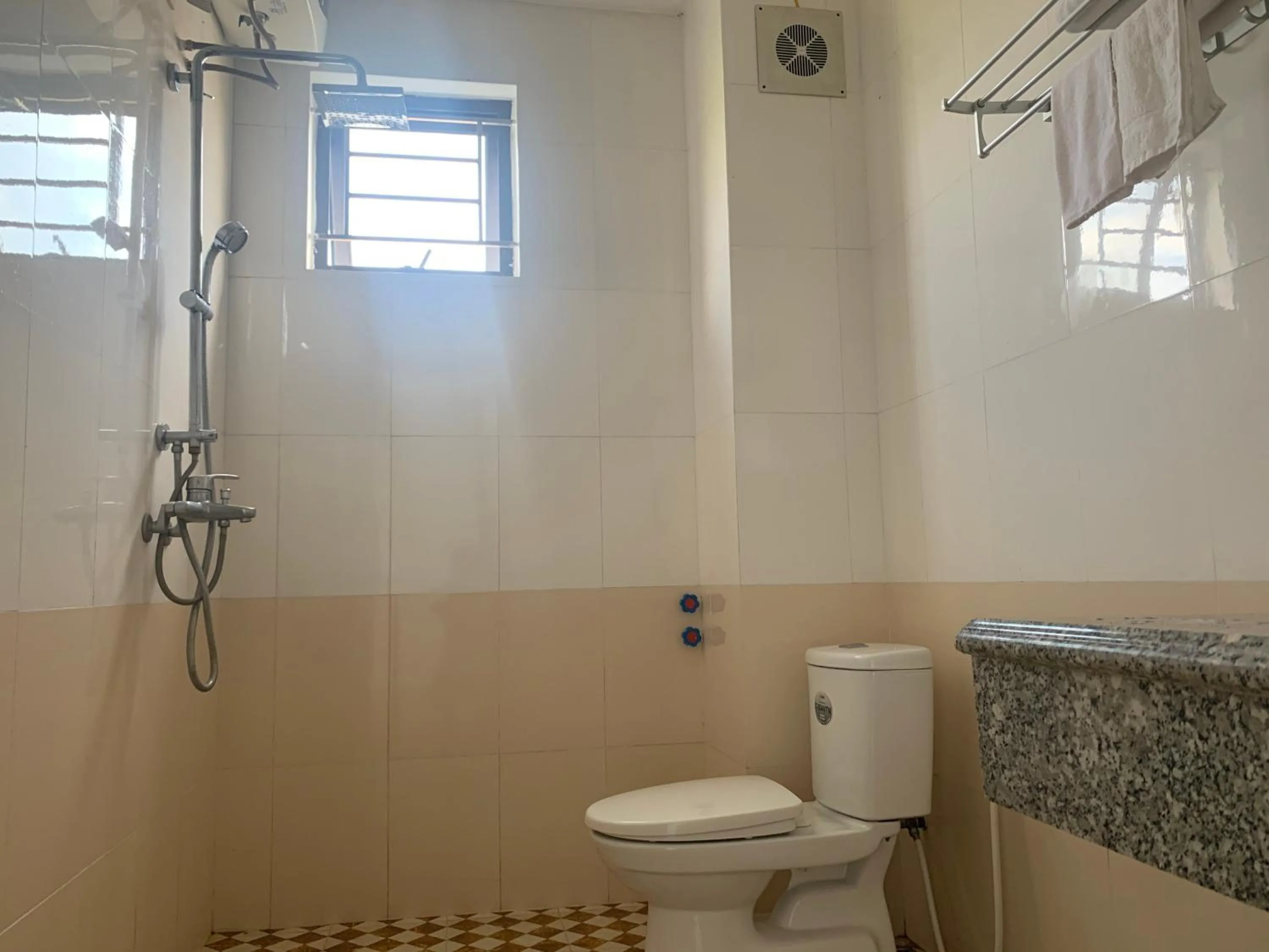 Hưng Thành Riverside Hotel