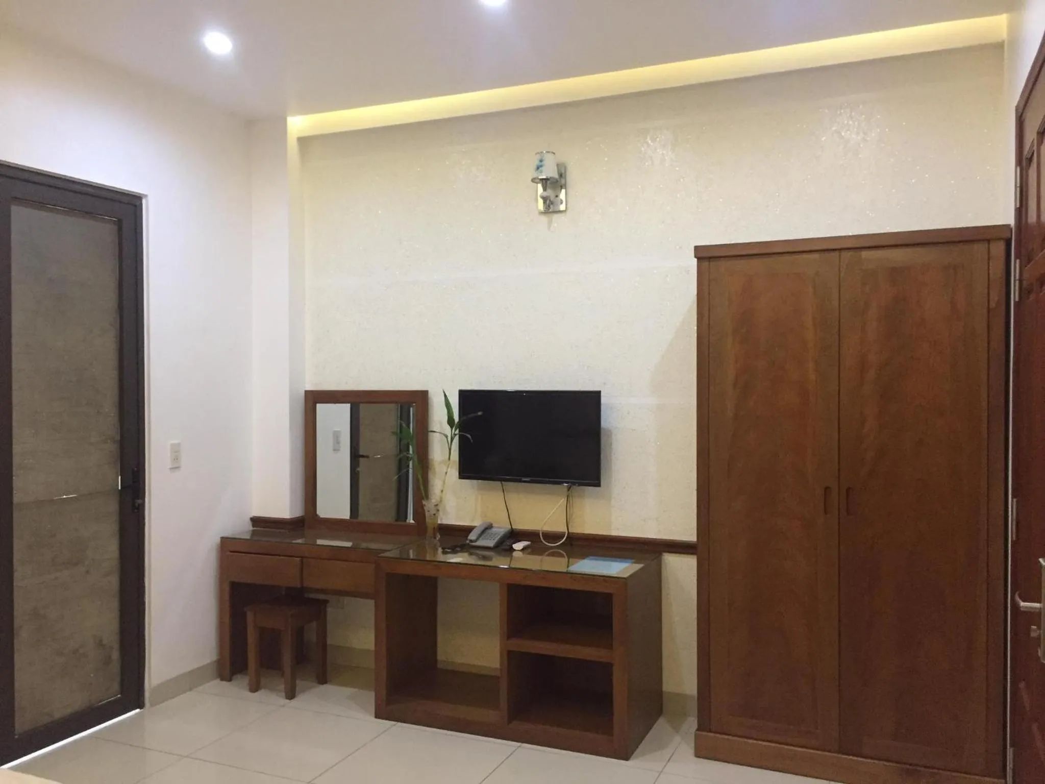 Hưng Thành Riverside Hotel