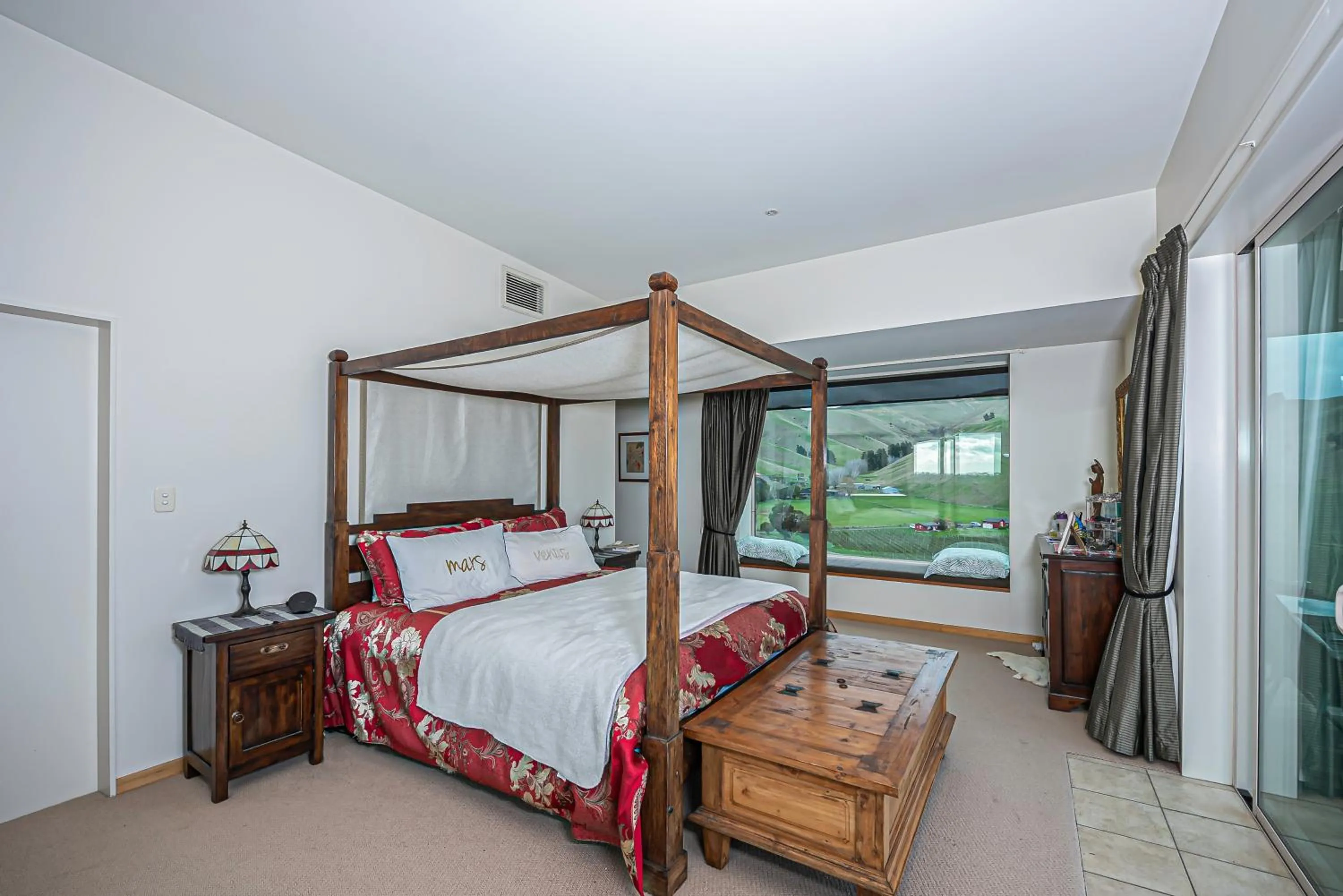 Bed in Mountainview Villa