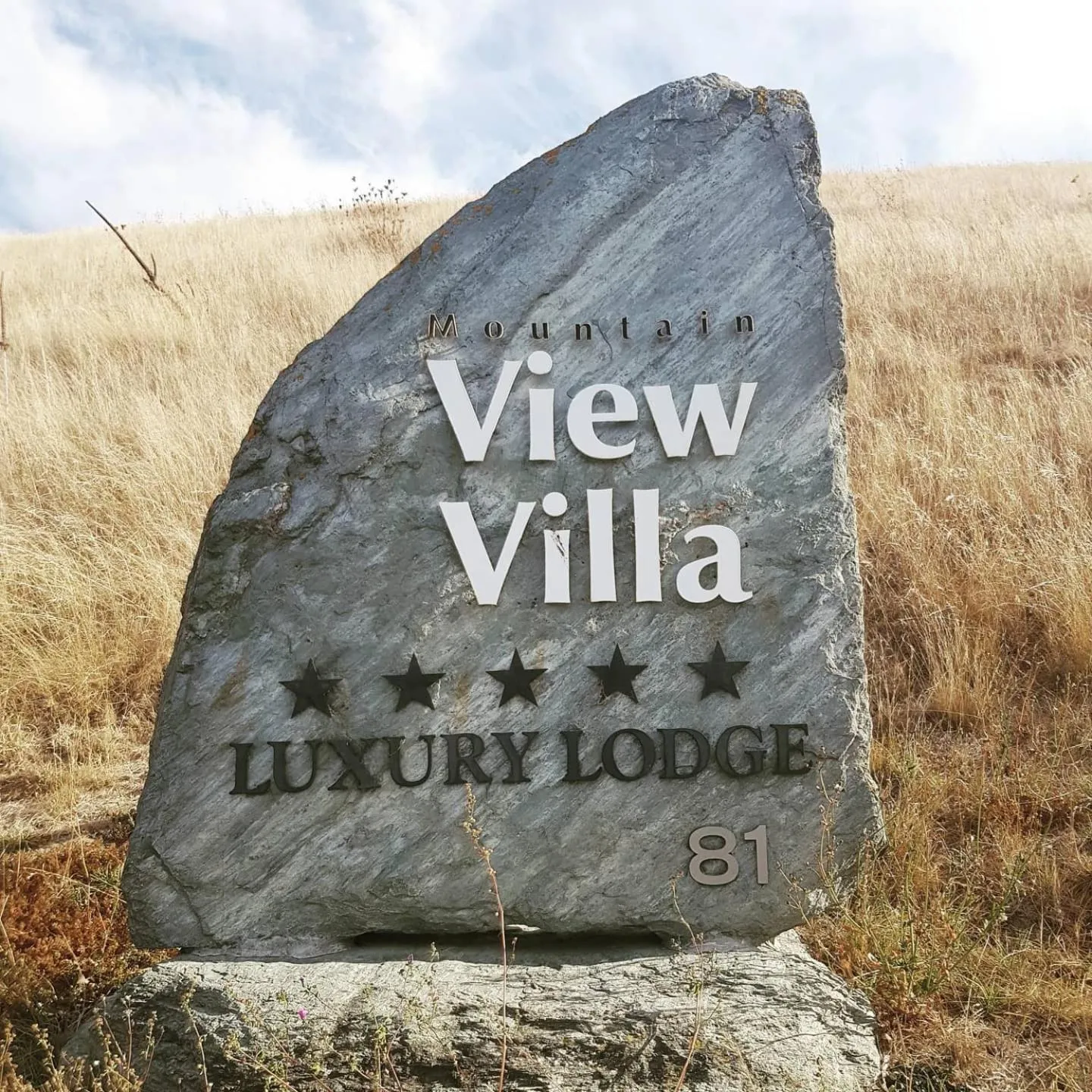 Day in Mountainview Villa
